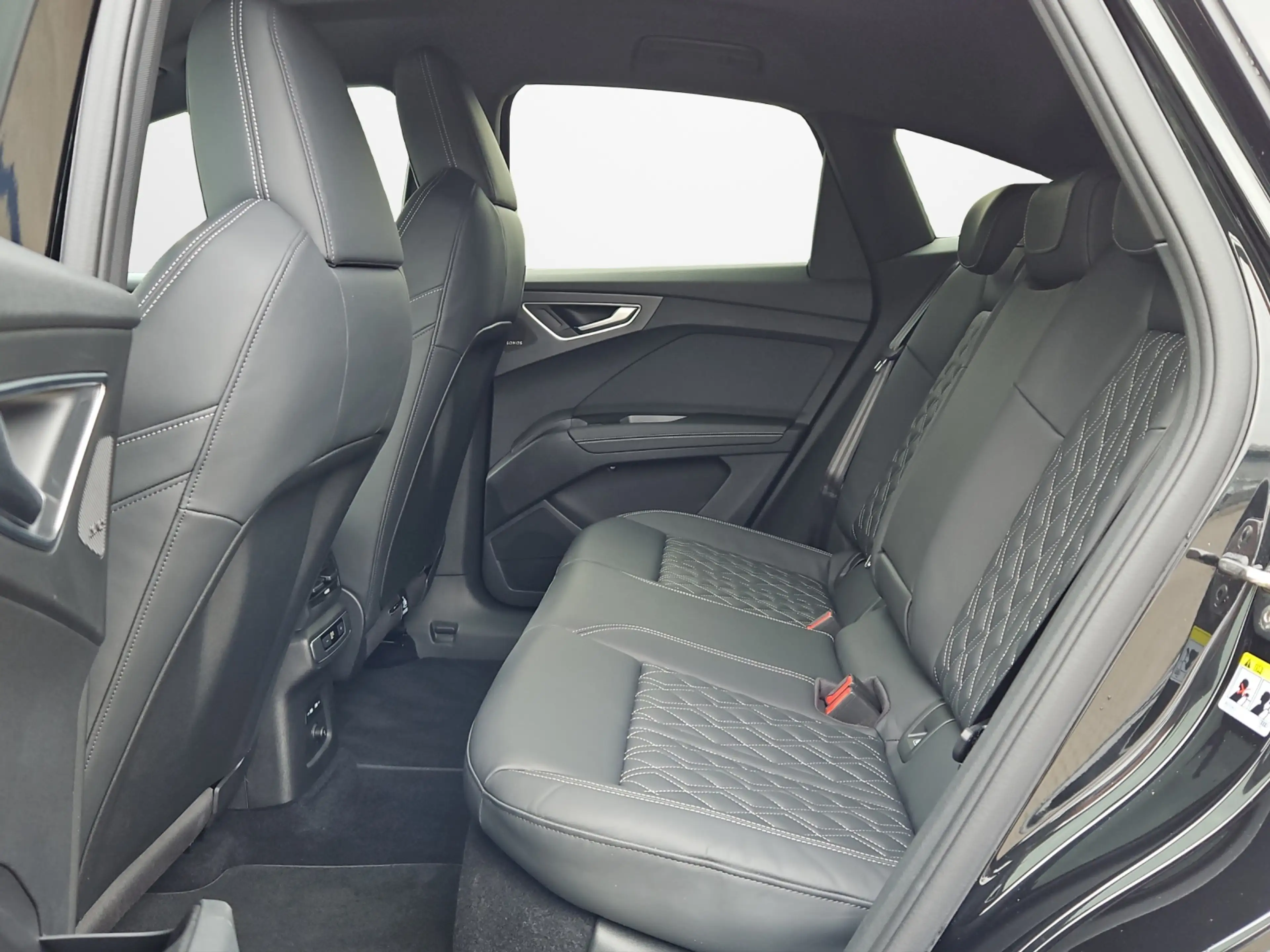 Audi Q4 e-tron 50 quattro Sportback S line NaviPlus Matrix 21-... — photo 11