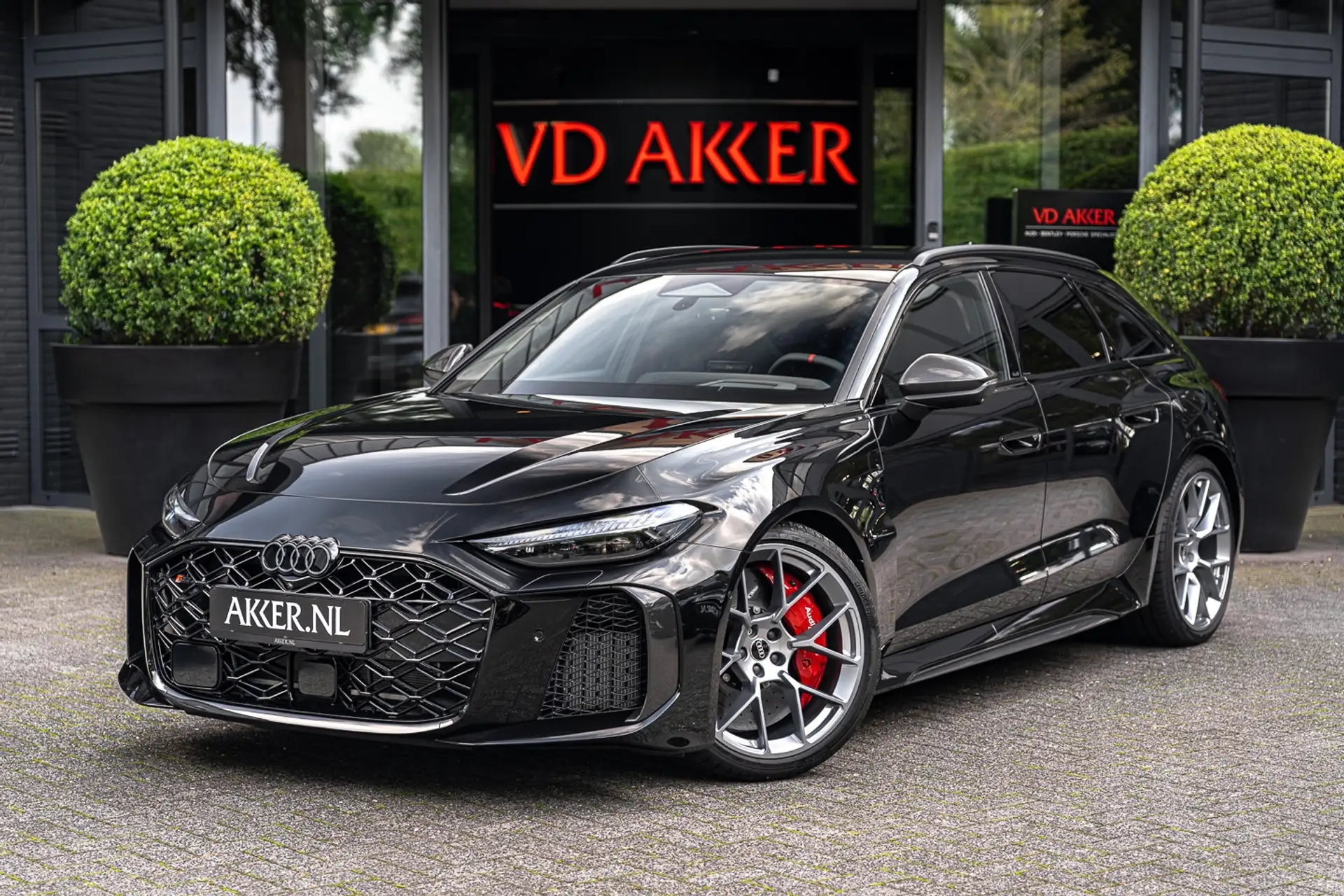 Audi RS5 Coupe 2026 검정 사진 1