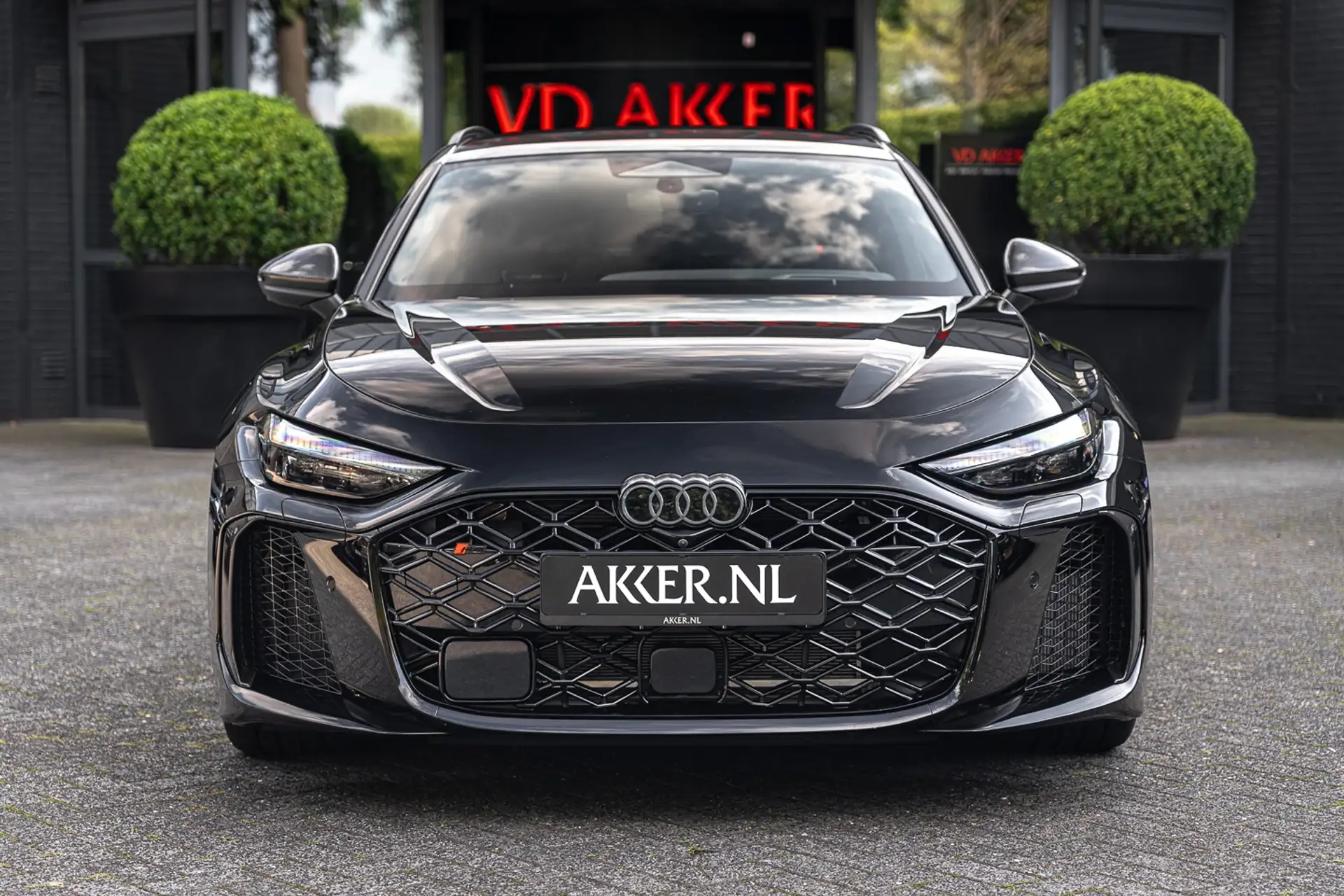 Audi RS5 Coupe 2026 검정 사진 4