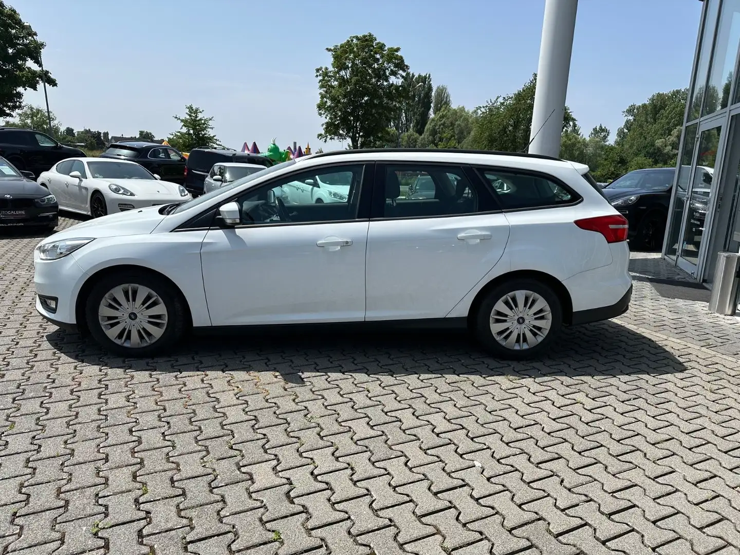 Ford Focus Turnier Business/AUT/NAV/PDC/SHZ/TEMP/MFL Blanc - 2