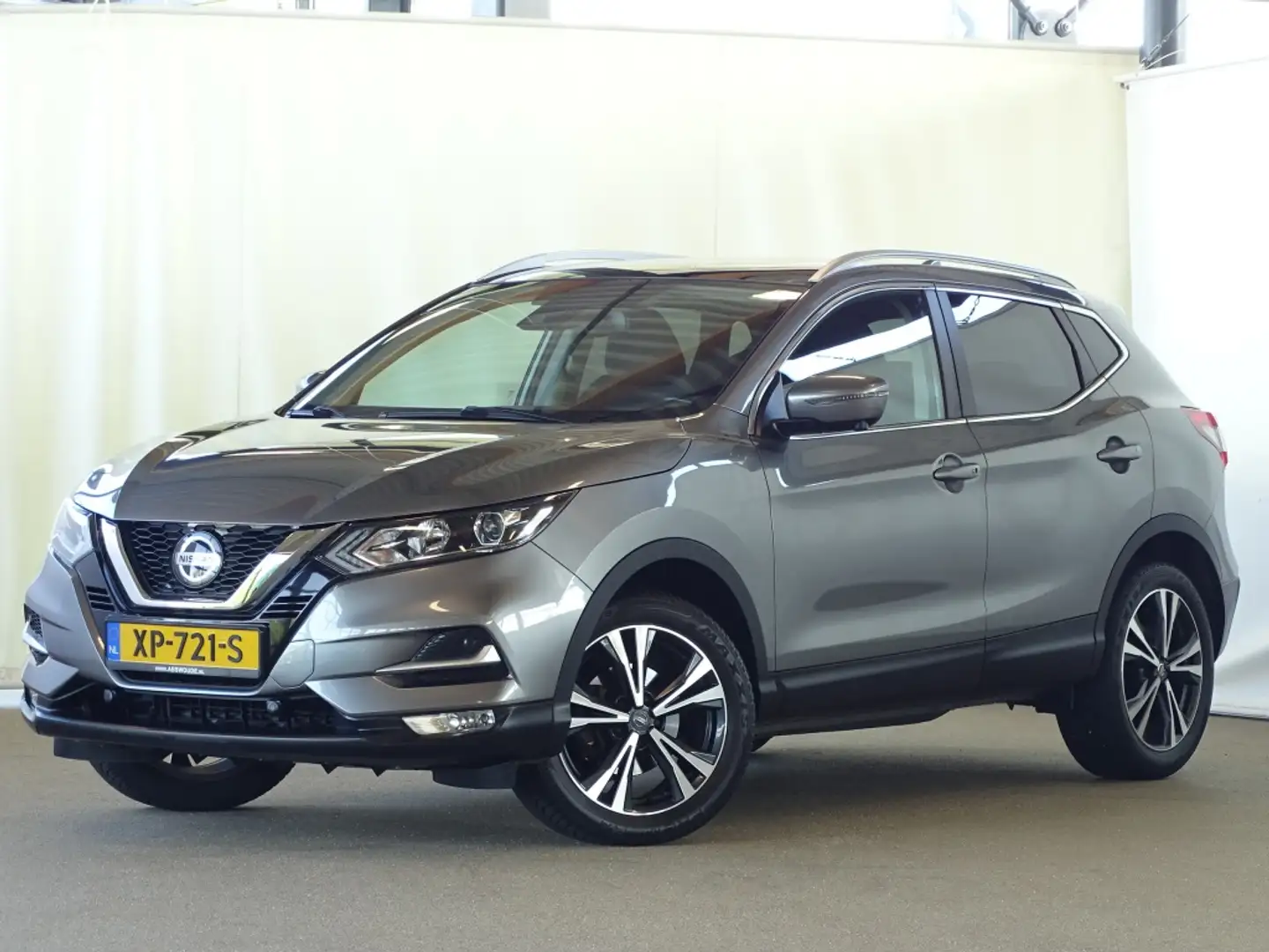 Nissan Qashqai 1.3 DIG-T N-Connecta Grijs - 2