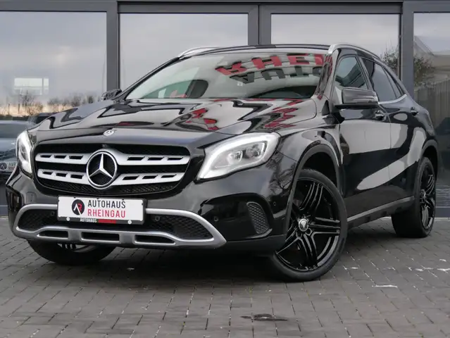 Mercedes-Benz GLA 200 d Urban *LED*NAVI*STHZ*360°*