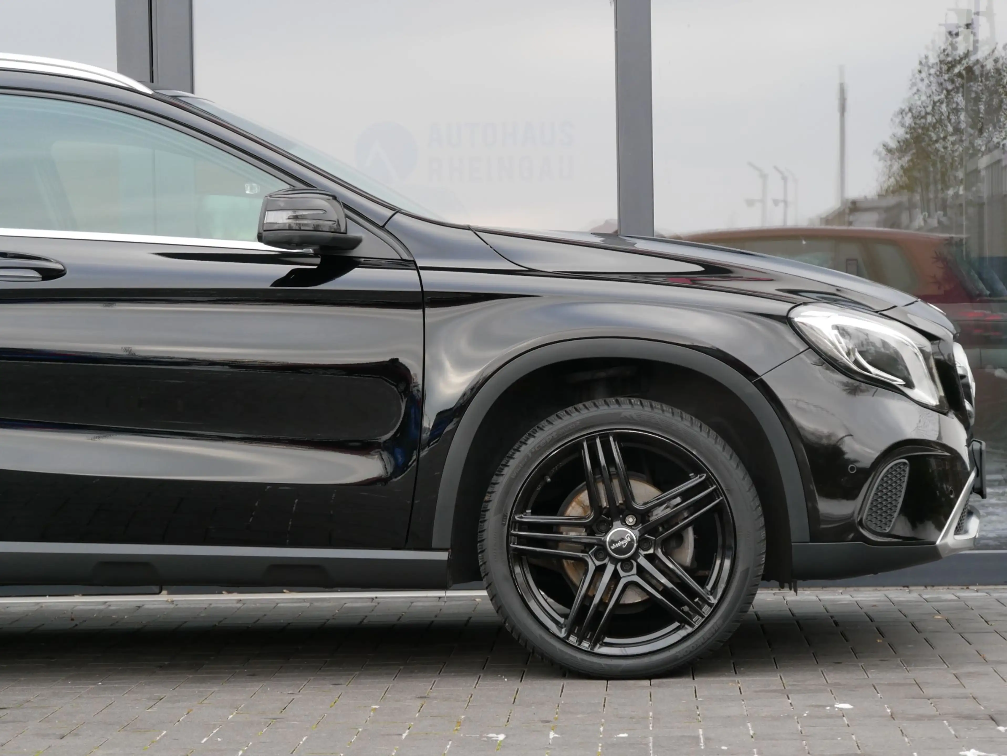 Mercedes-Benz GLA 200 d Urban *LED*NAVI*STHZ*360°* — photo 10