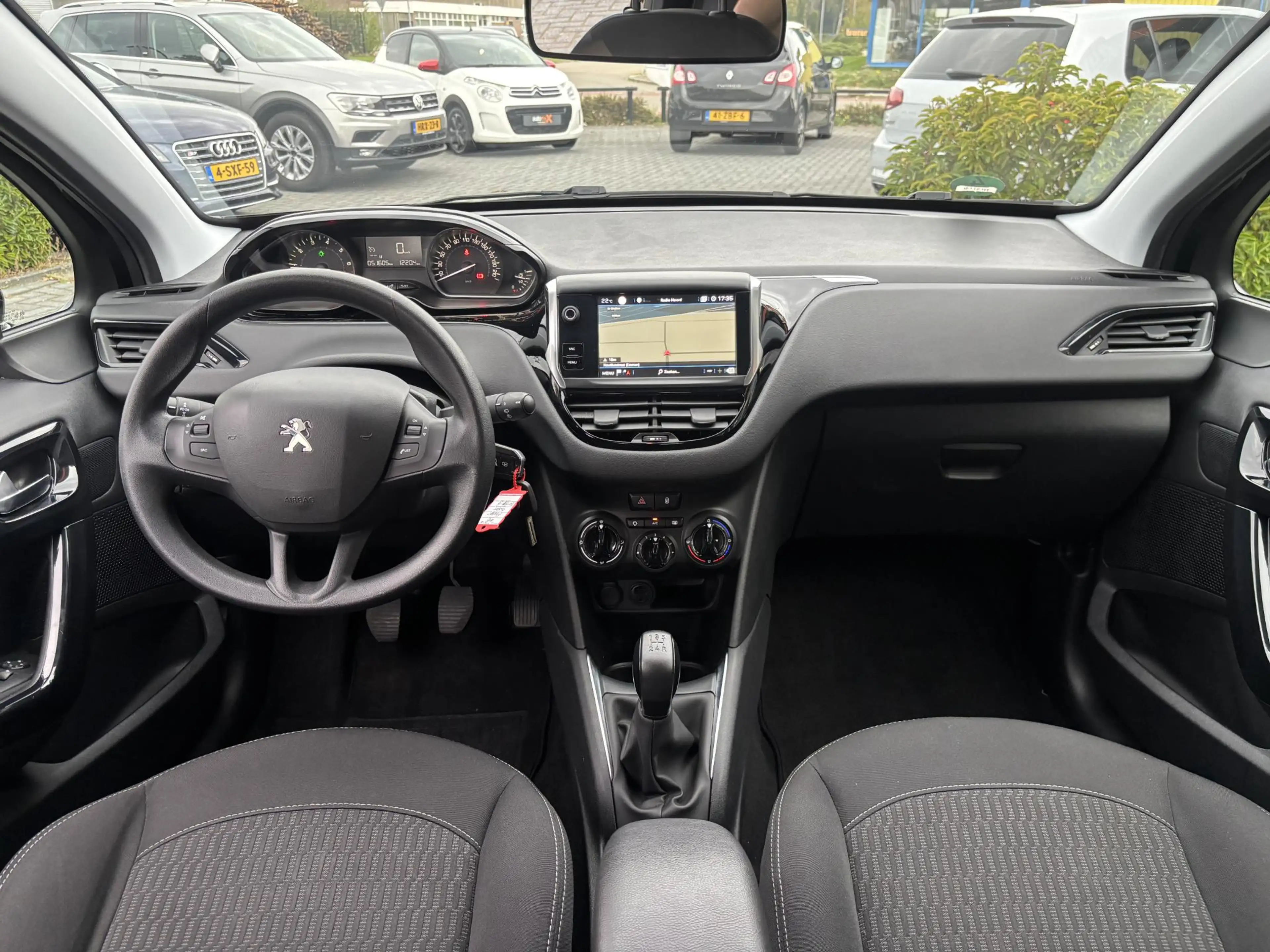 Peugeot 208 1.2 PureTech Blue Lion — photo 3
