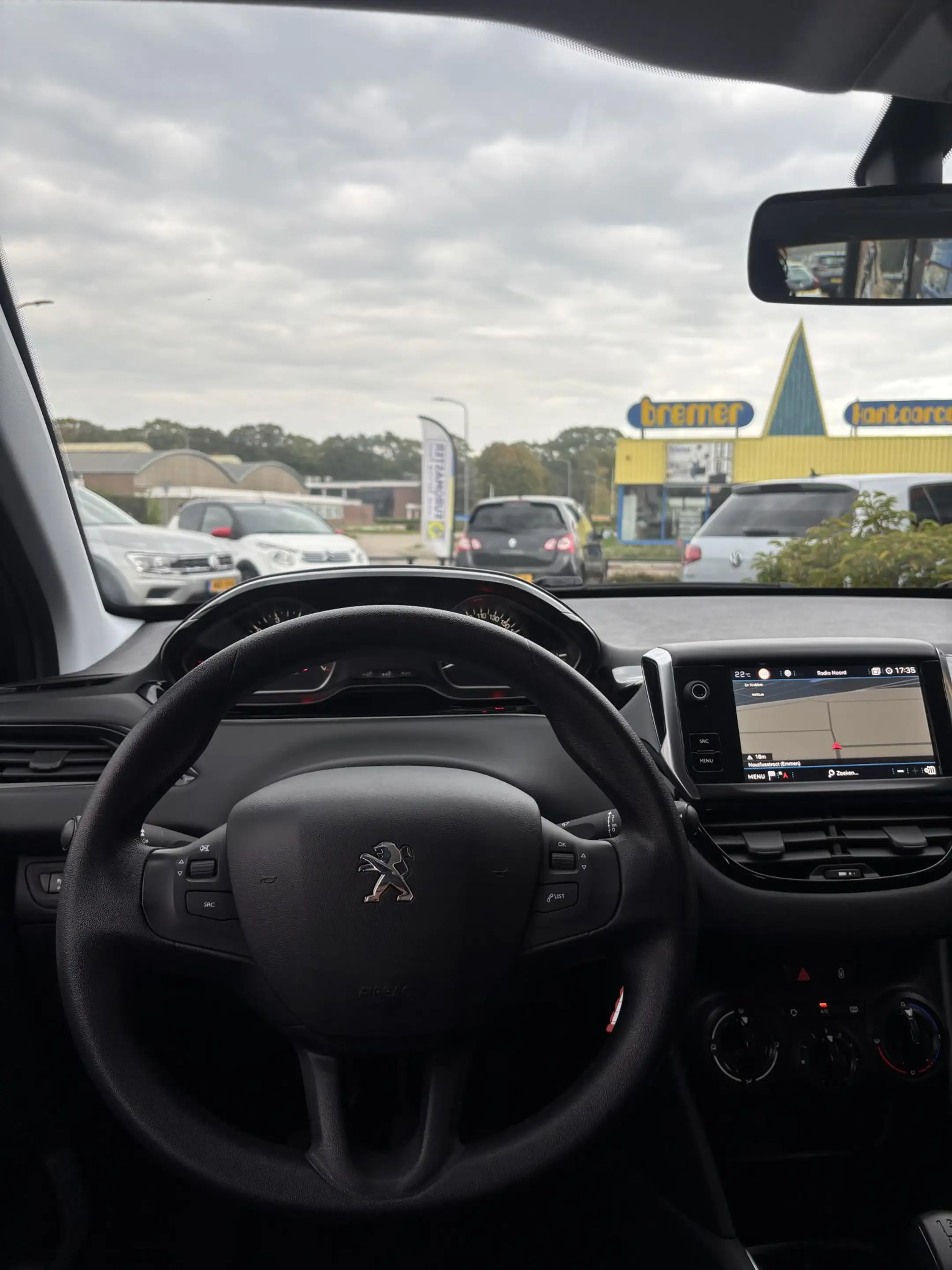 Peugeot 208 1.2 PureTech Blue Lion — photo 7