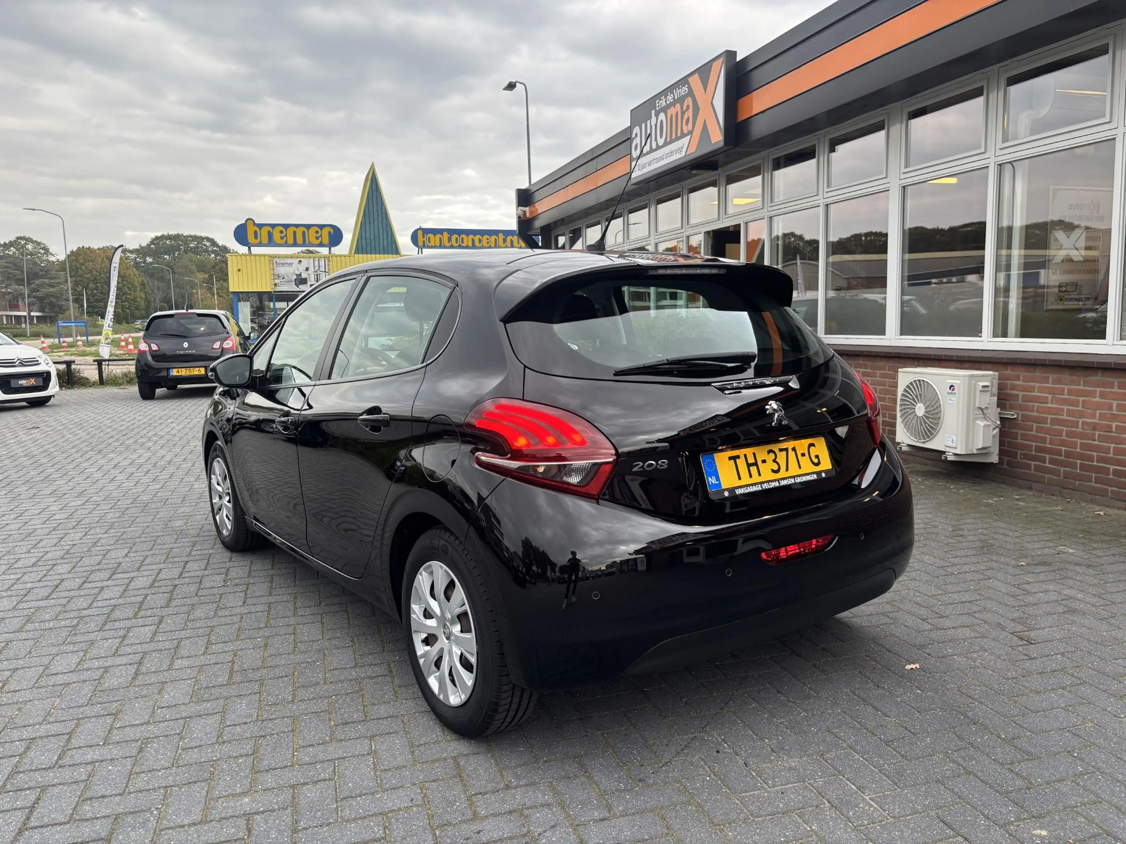 Peugeot 208 1.2 PureTech Blue Lion — photo 17