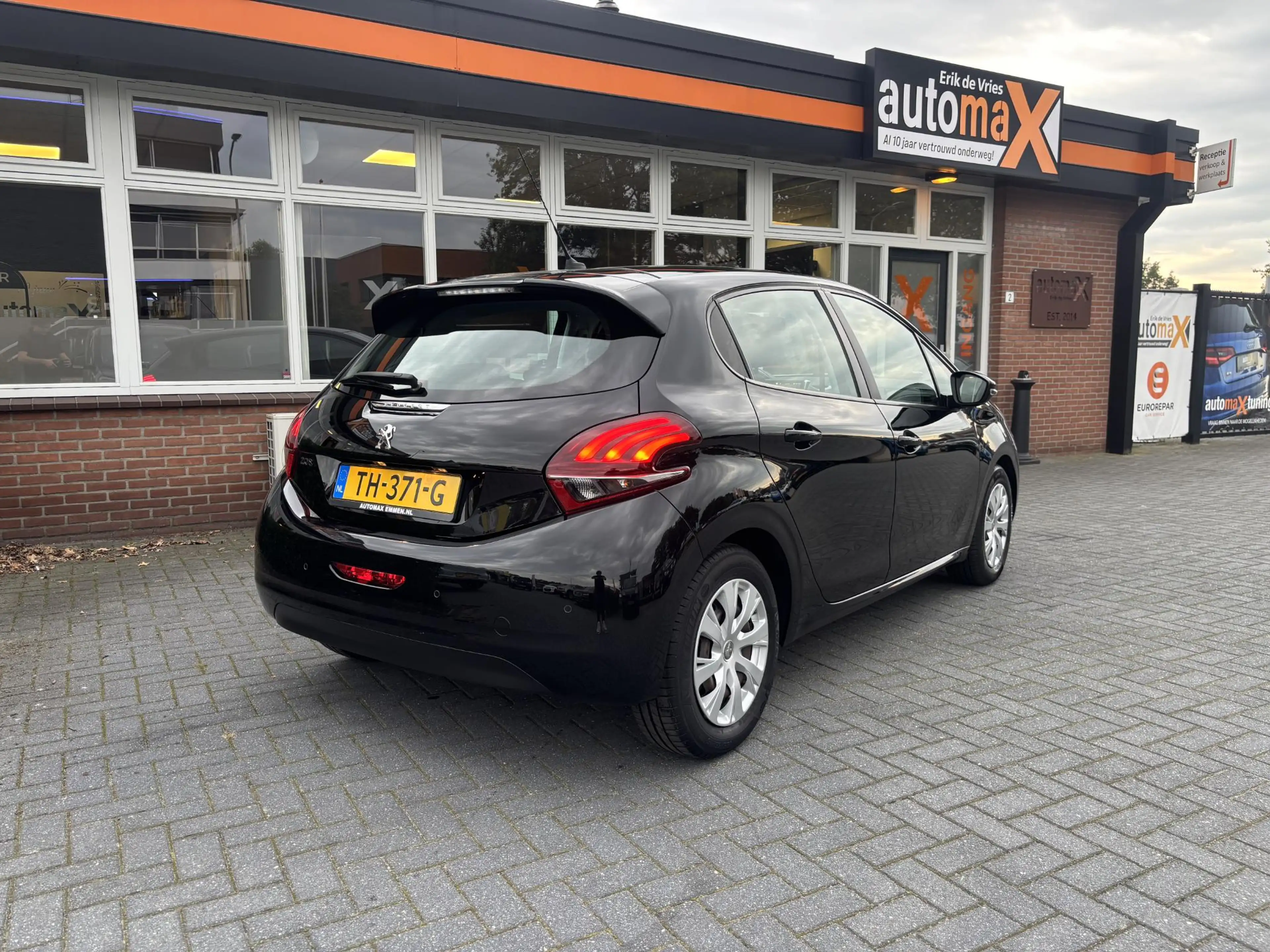 Peugeot 208 1.2 PureTech Blue Lion — photo 2