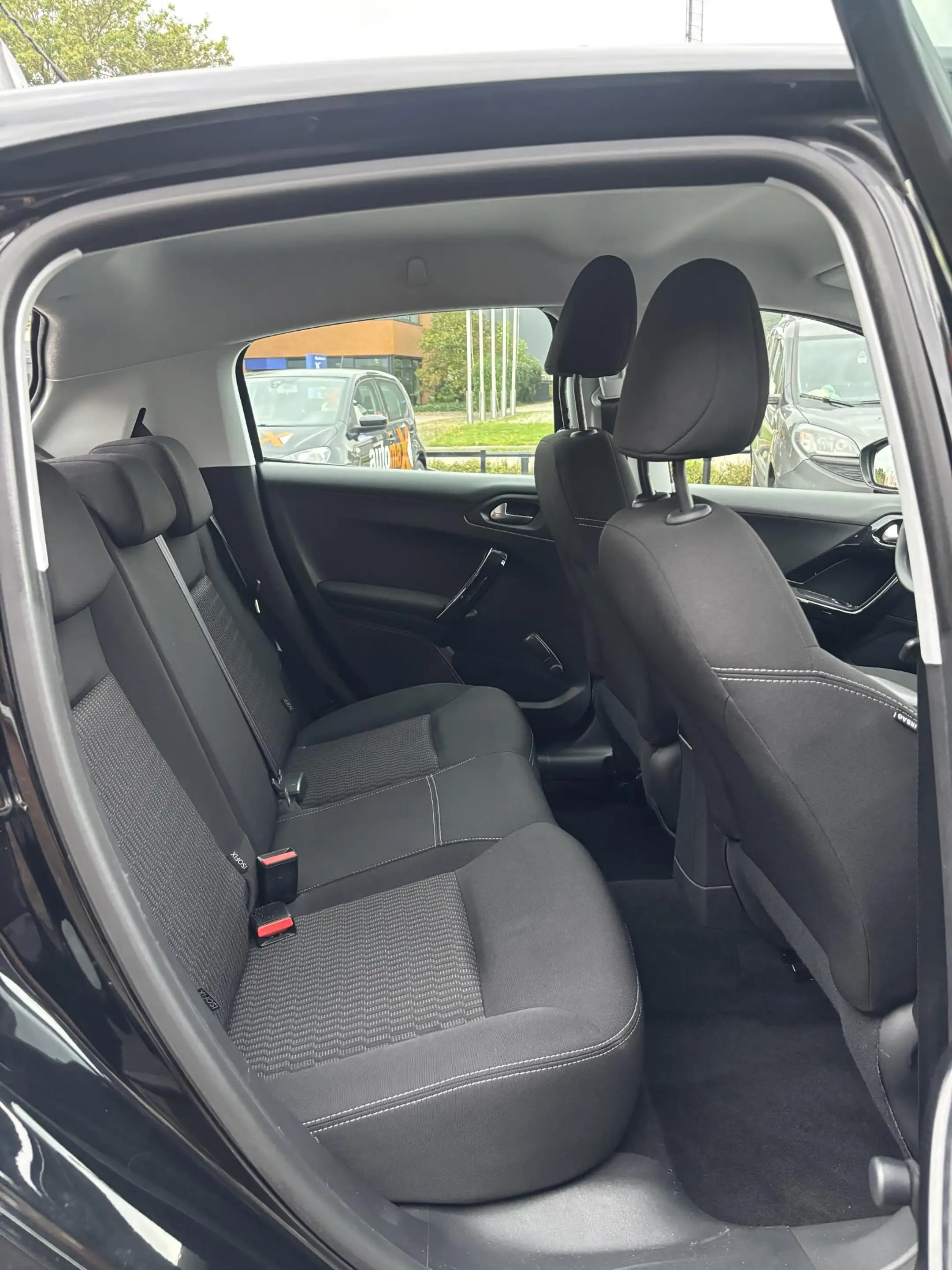 Peugeot 208 1.2 PureTech Blue Lion — photo 15