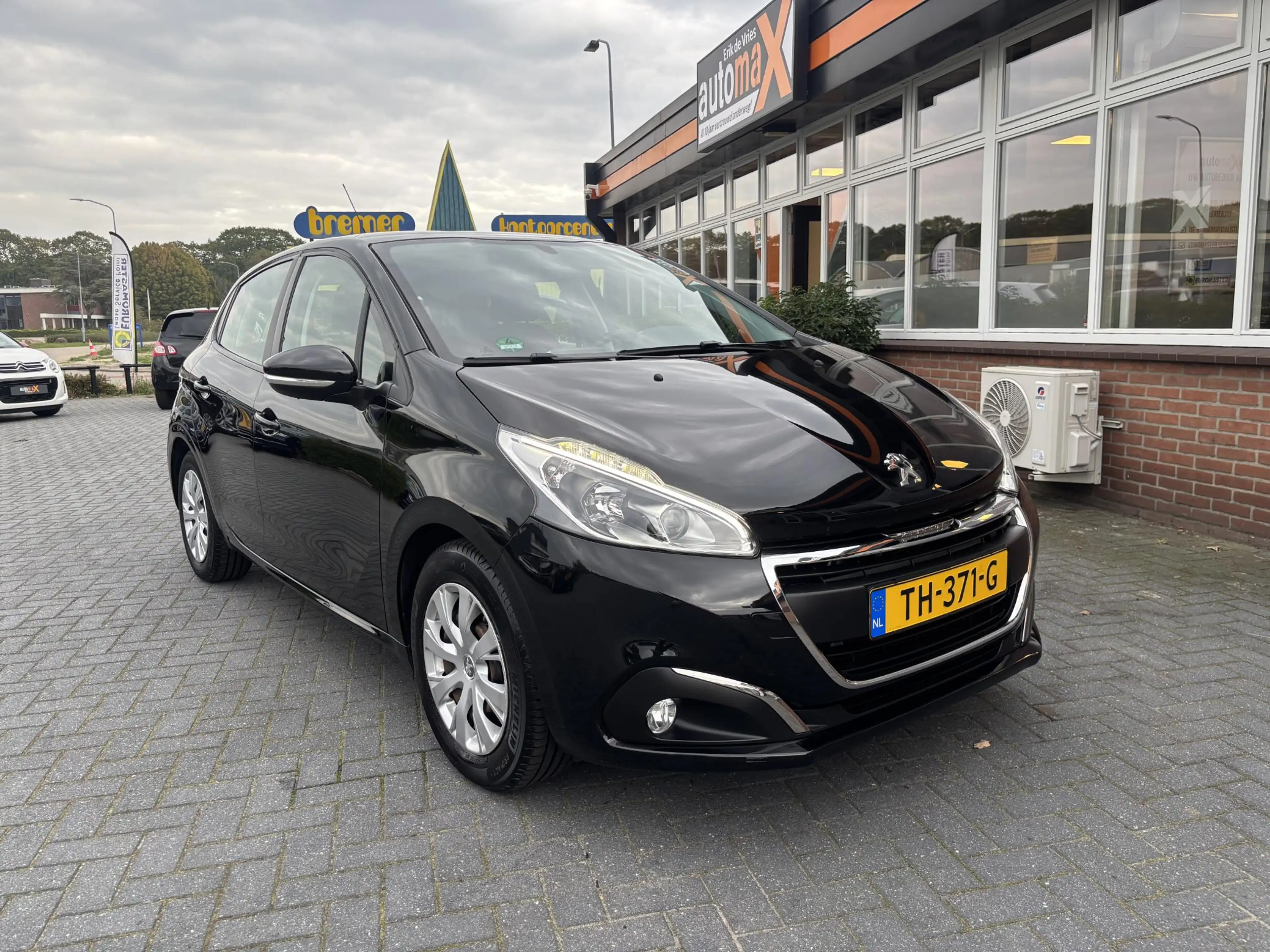 Peugeot 208 1.2 PureTech Blue Lion — photo 16