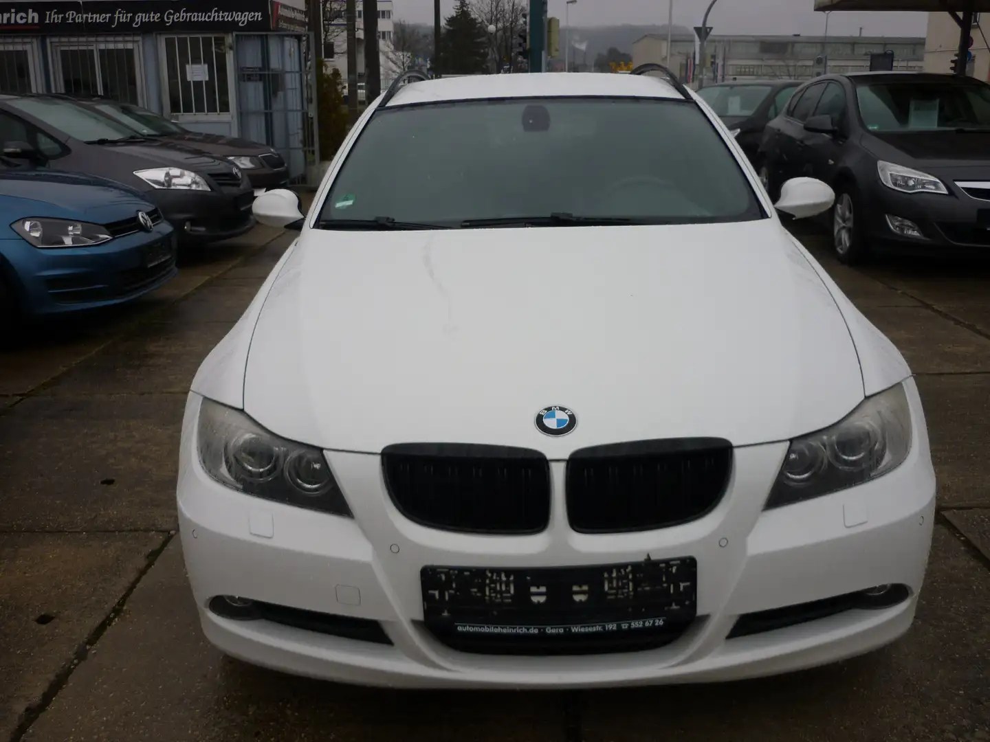 BMW 320 320i touring XENON! PDC! Tempomat! Weiß - 2
