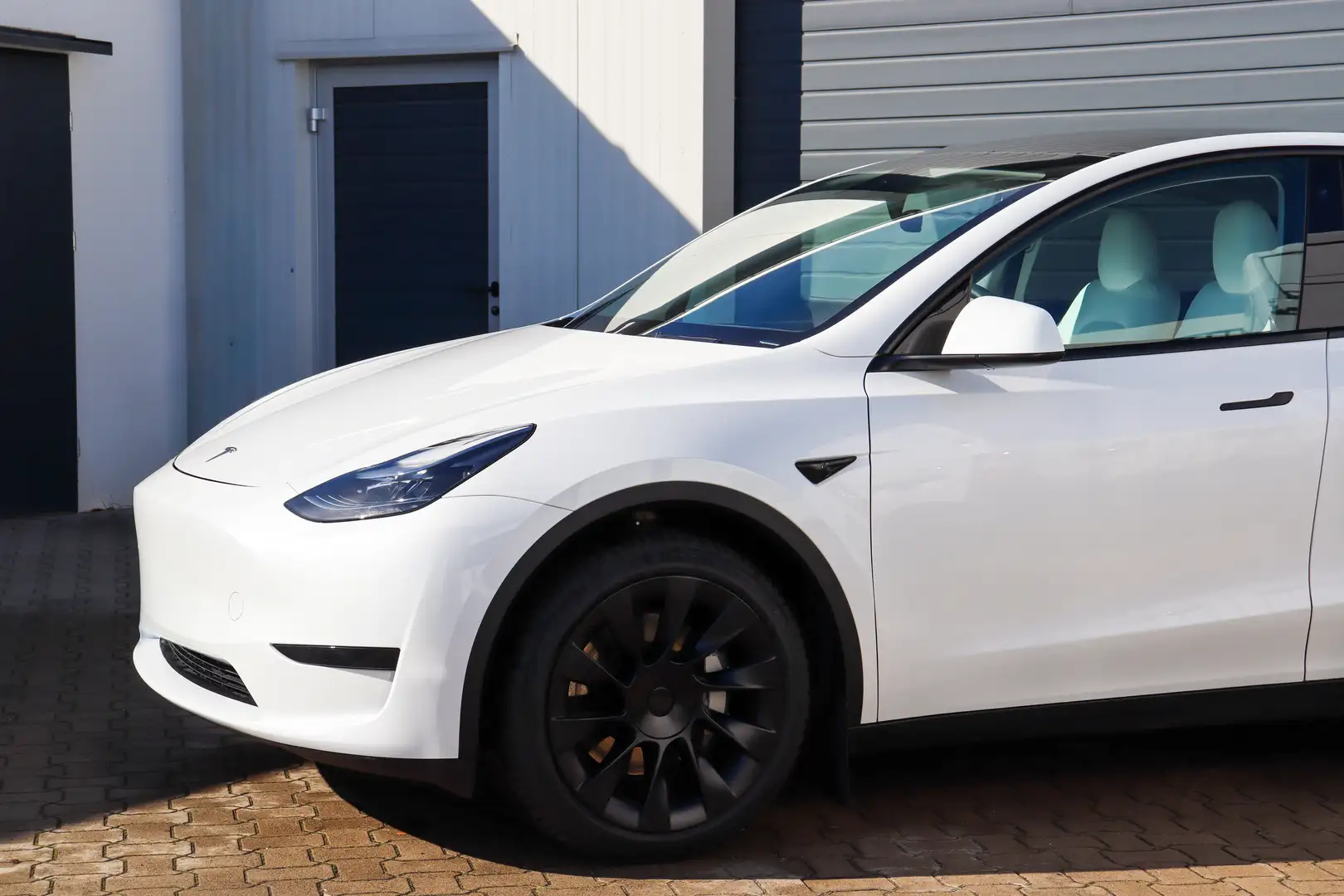 Tesla Model Y RWD Weiß - 2