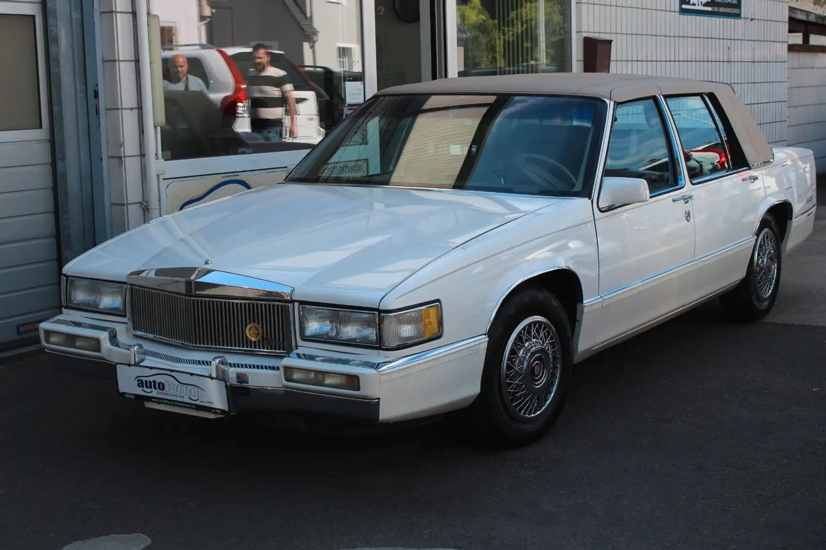 Cadillac Sedan deVille 4.5 V8 South Florida Edition Leder Weiß - 2