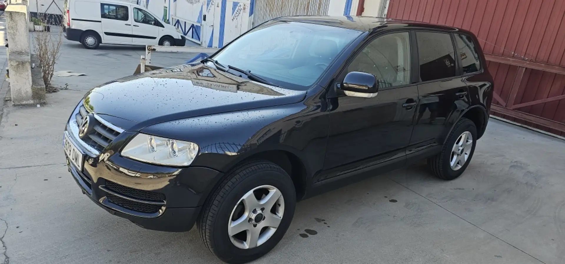 Volkswagen Touareg 2.5TDI R5 Tiptronic Noir - 1