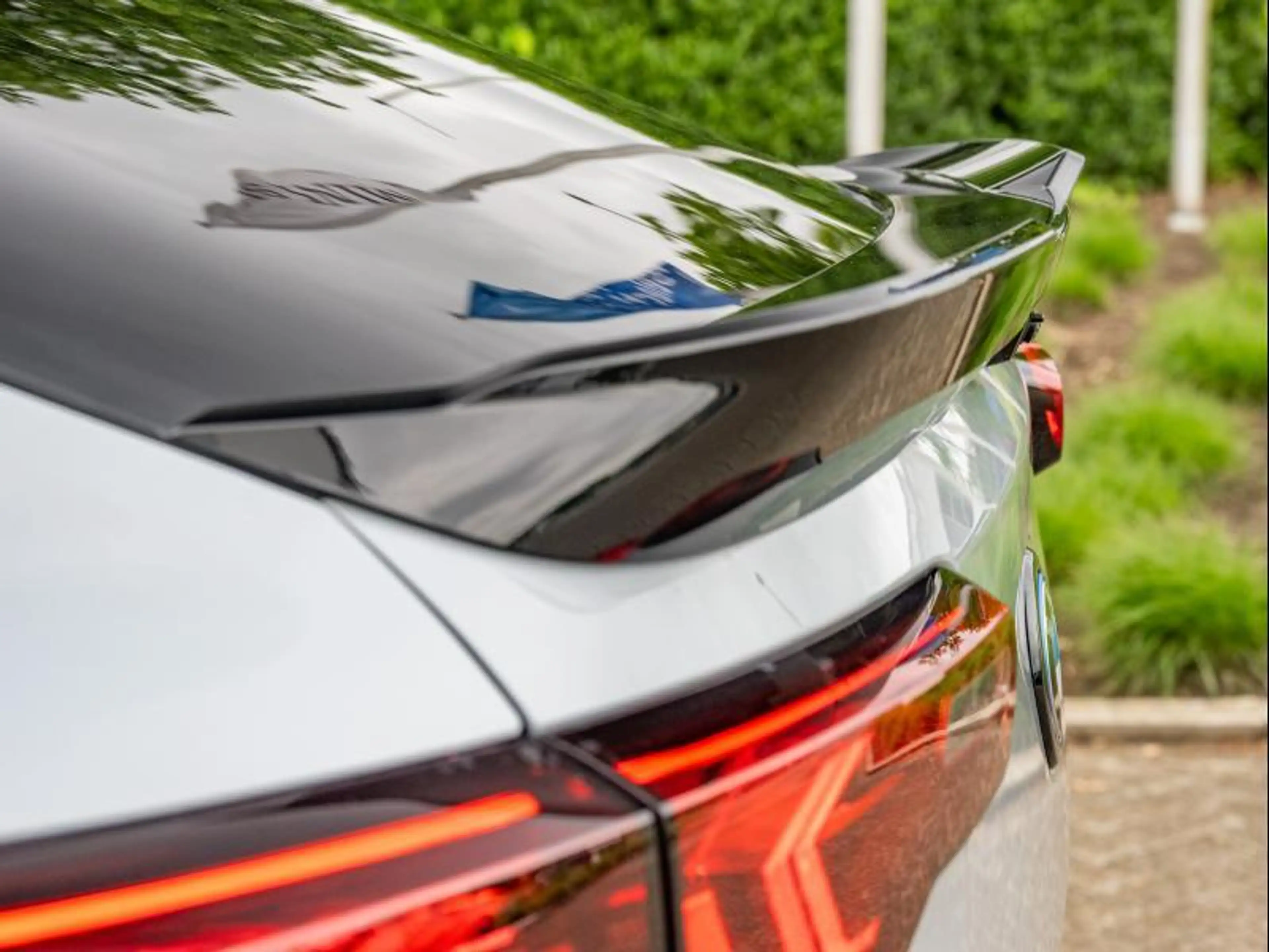 BMW iX2 xDrive30 / M Sport Pro — photo 16