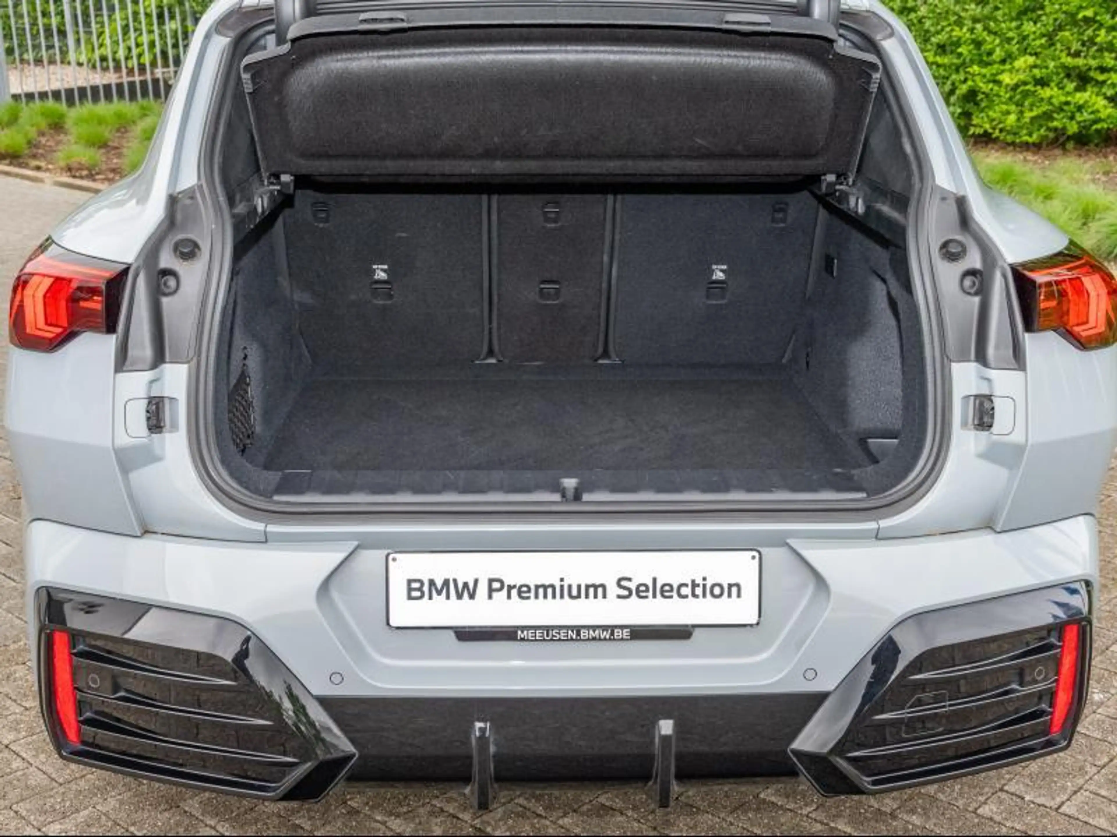 BMW iX2 xDrive30 / M Sport Pro — photo 15