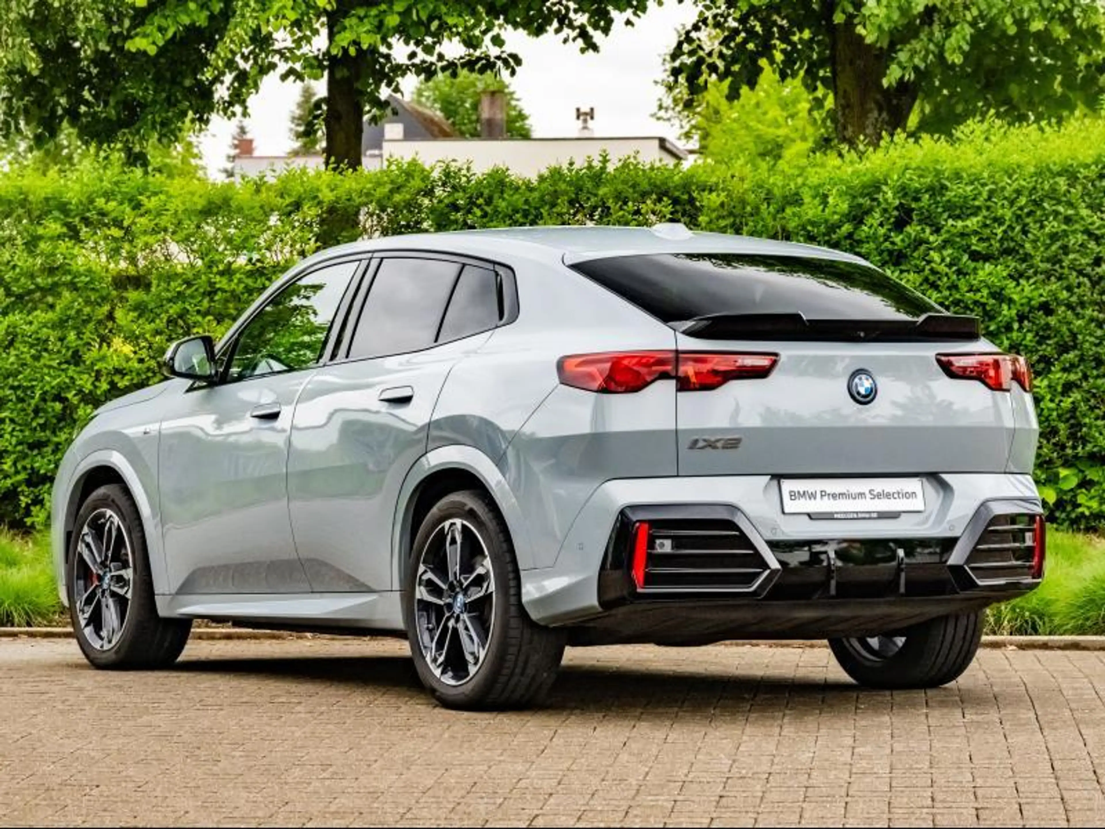 BMW iX2 xDrive30 / M Sport Pro — photo 5