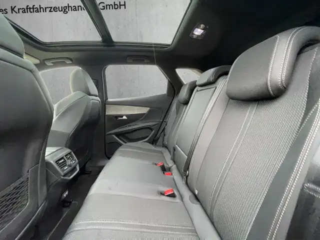Peugeot 3008 view 8