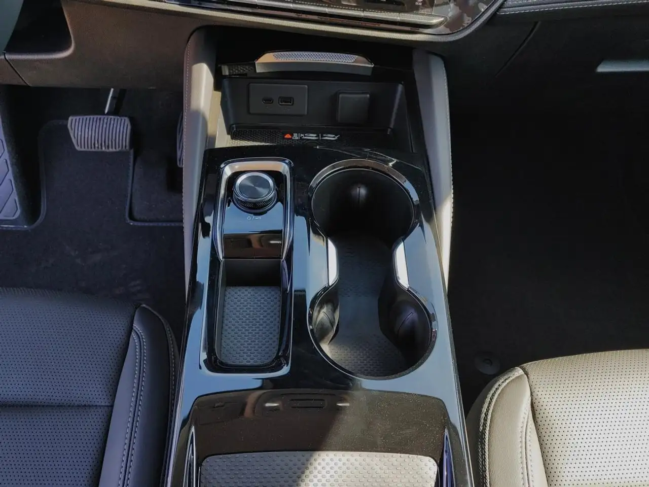 Buick Envision photo Buick Envision