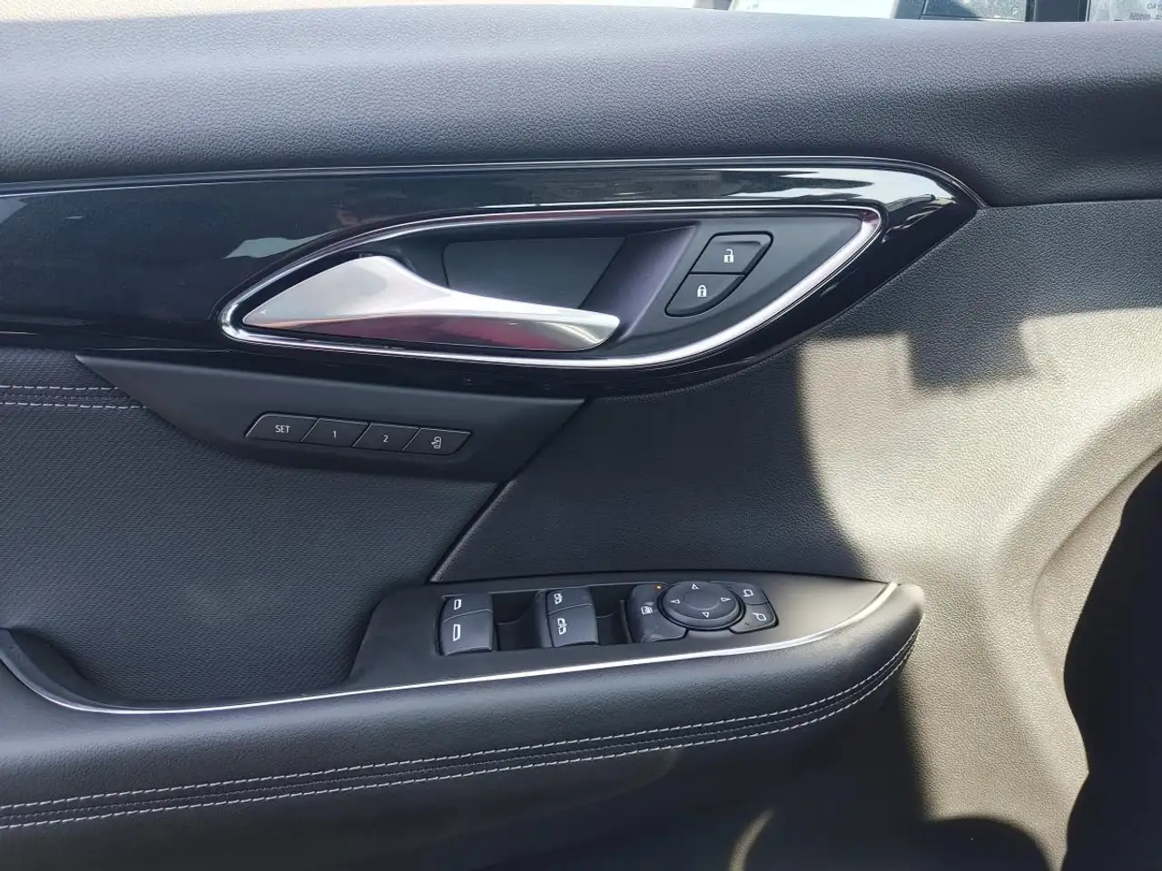 Buick Envision photo Buick Envision