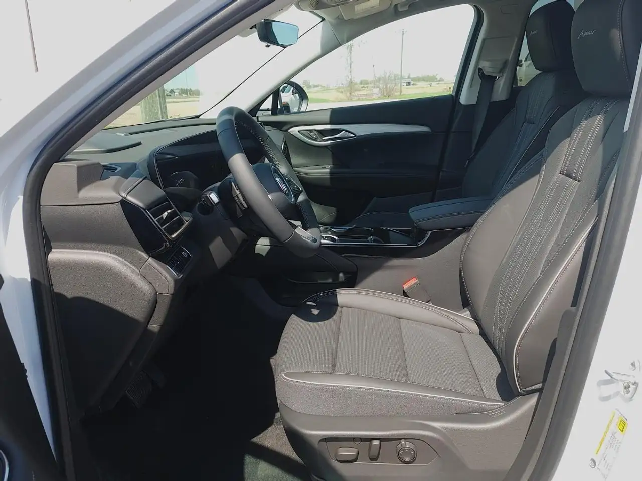Buick Envision photo Buick Envision