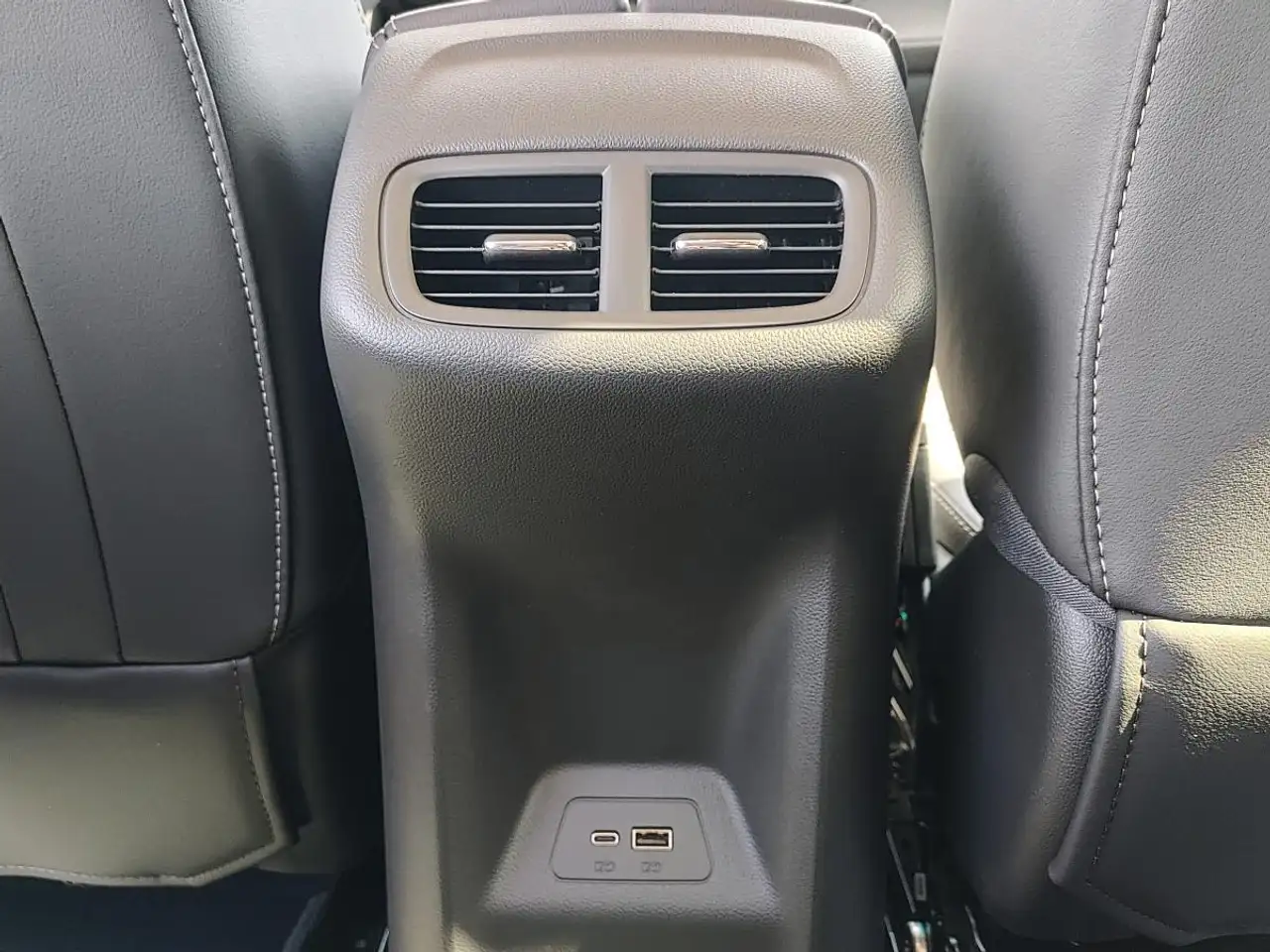 Buick Envision photo Buick Envision