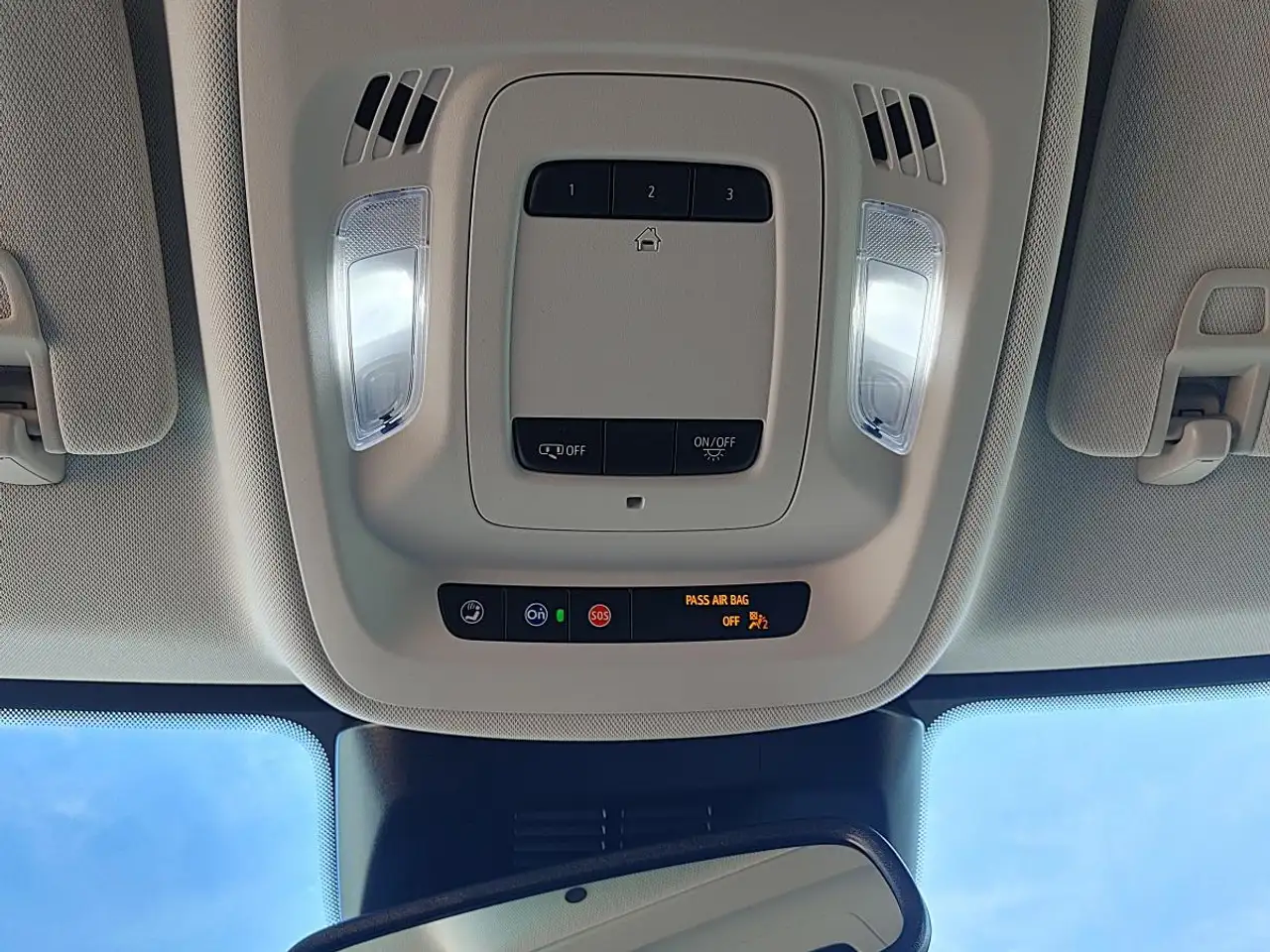 Buick Envision photo Buick Envision