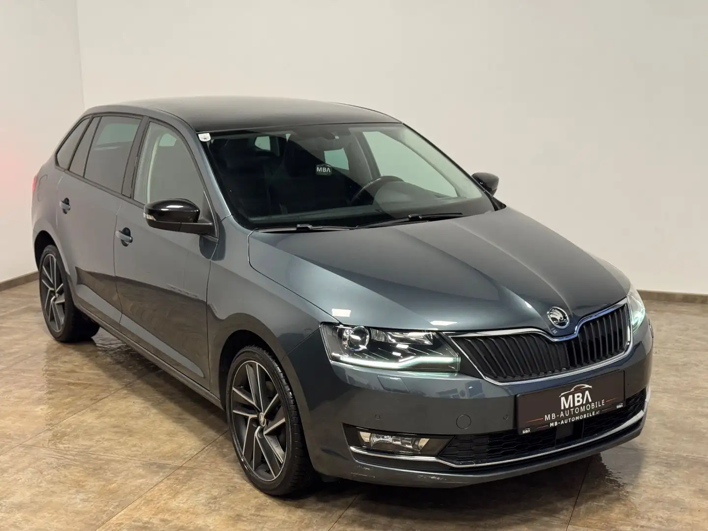 Skoda Rapid/Spaceback 1.0 TSI Sport | 1.Hand | Pano | Kamera | Keyless Grau - 1