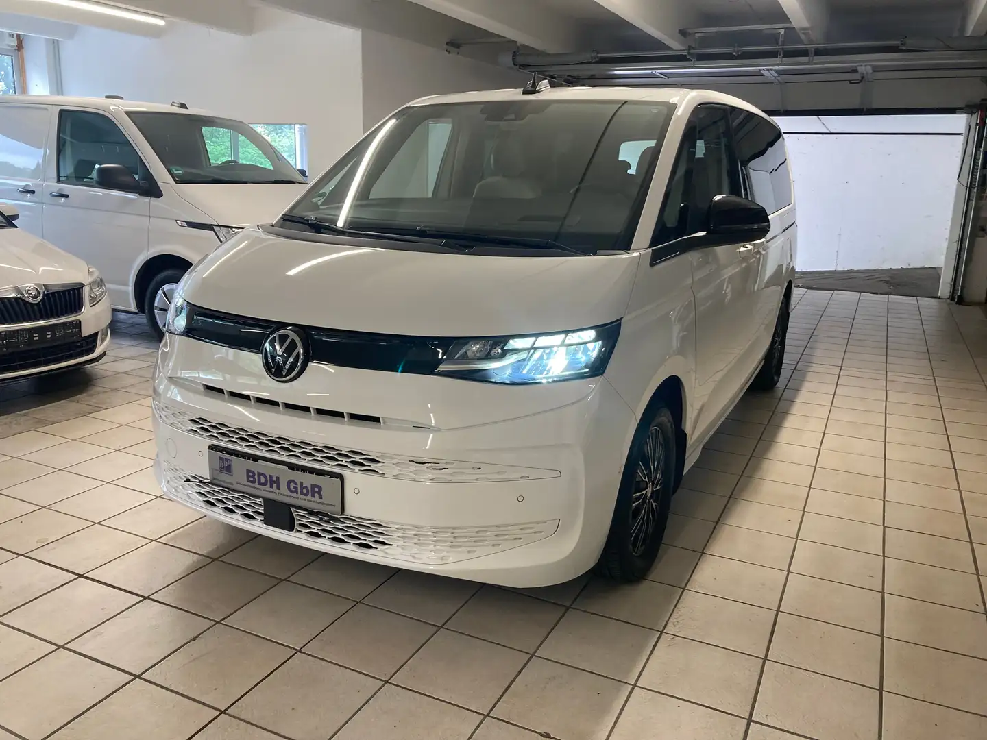 Volkswagen T7 Multivan 2.0 TSI LR 7-Sitze Head up, LED etc. Weiß - 2
