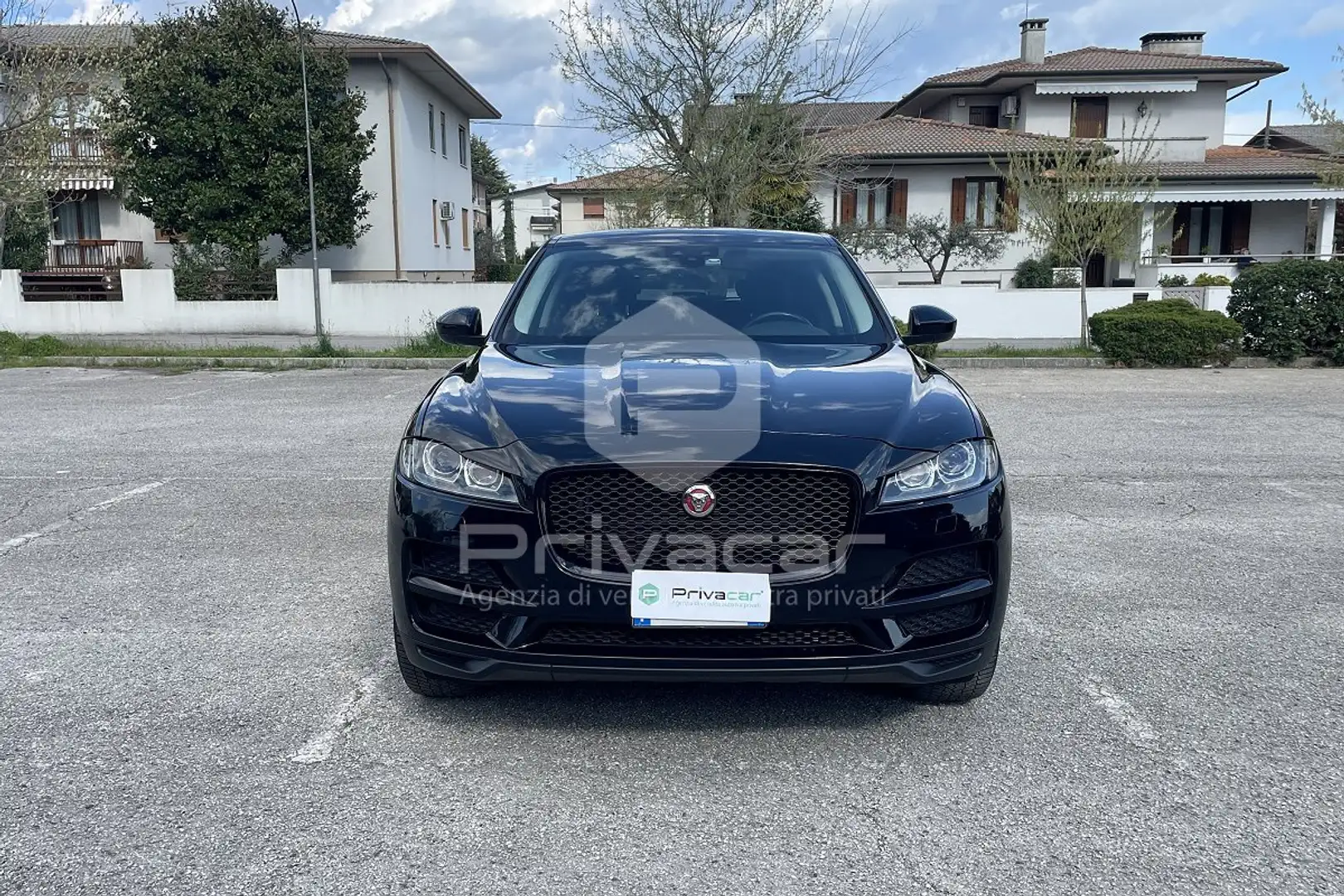 Jaguar F-Pace F-Pace 2.0 D 180 CV AWD aut. Pure crna - 2