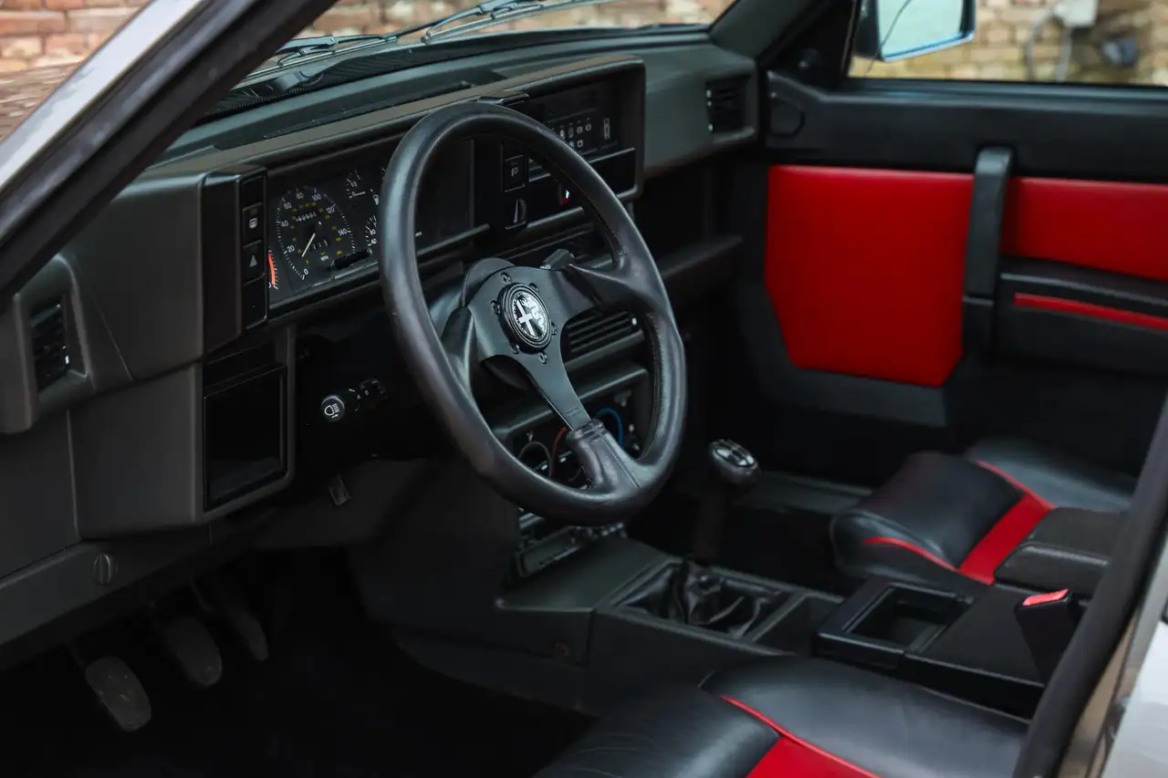 Alfa Romeo 75 3.0 V6 "Restored and rebuilt" Restored by an enthu, foto 3