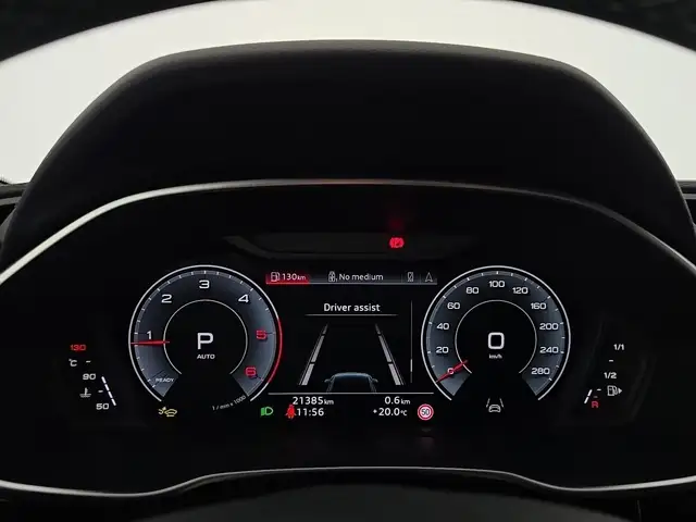 Audi Q3 view 15