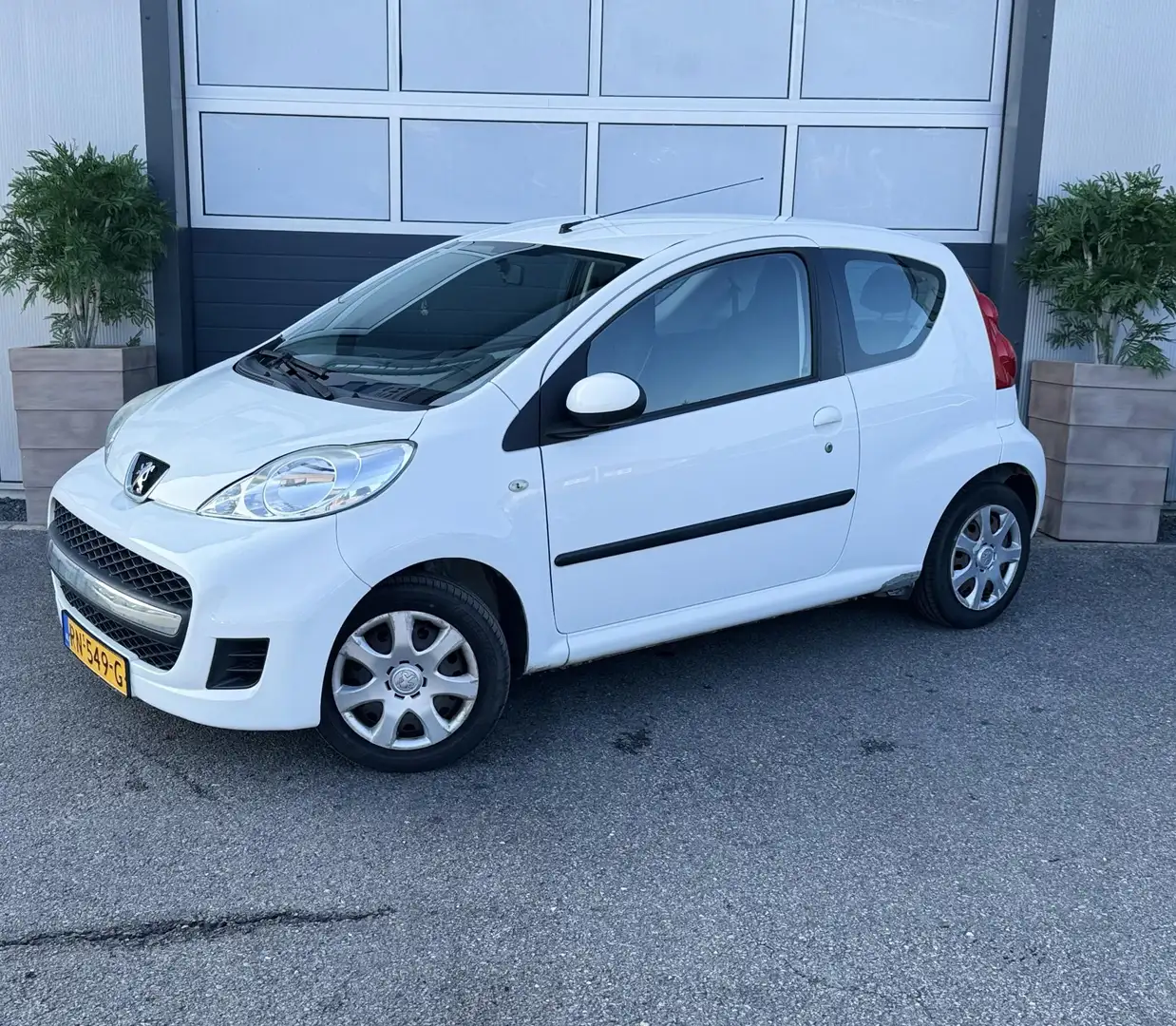 Peugeot 107 1.0-12V XR /GARANTIE / APK / INRUIL MOGELIJK / Wit - 2
