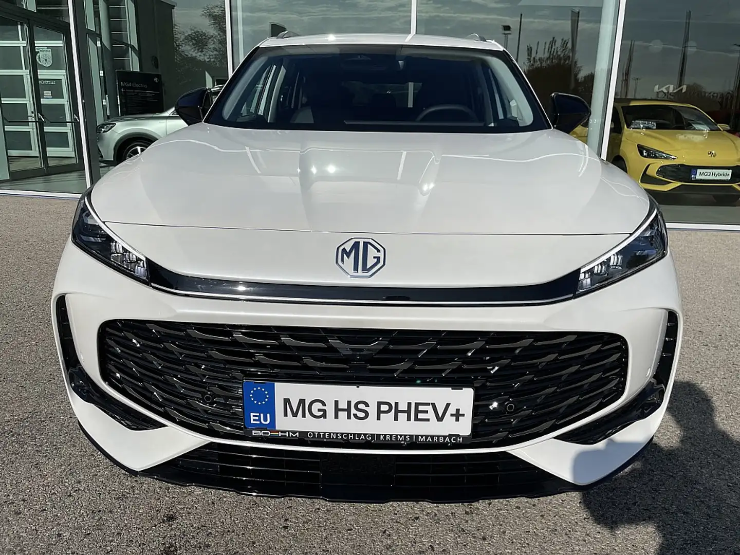 MG HS PHEV+ Luxury 21,4kWh Aut. Weiß - 2