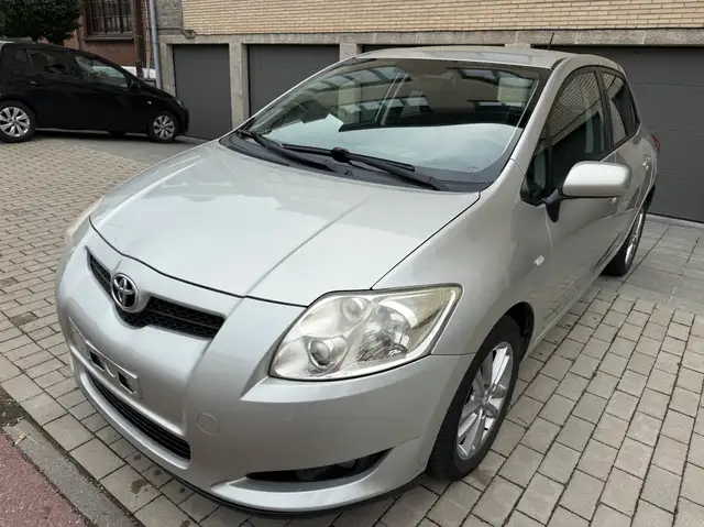 Toyota Auris 1.4i VVT-i 16v 5porte airco gps état neuf ✅
