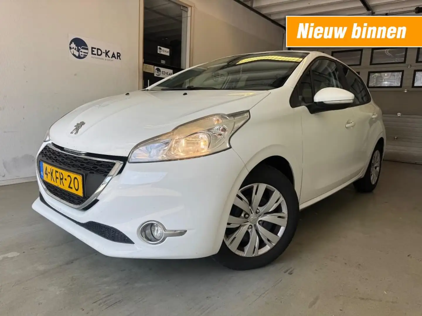 Peugeot 208 1.2 VTi Envy CLIMA NAVI RIJDT GOED NAP GOED ONDERH Wit - 1