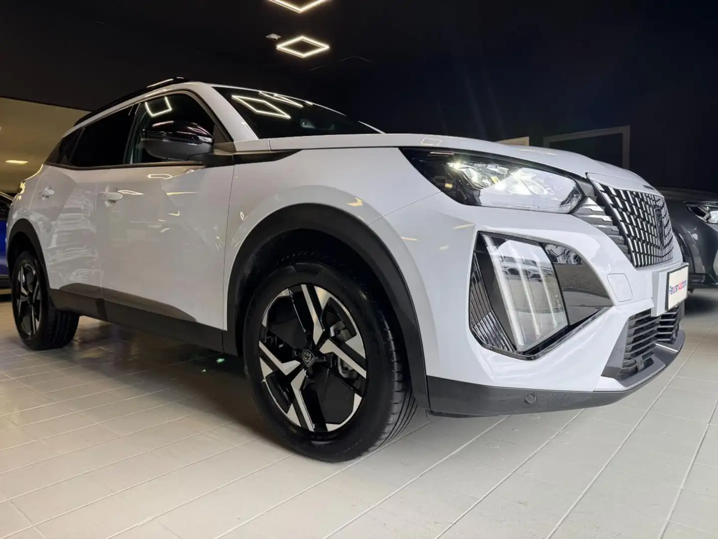 Peugeot 2008 PureTech 100 S&S Allure Blanc - 1