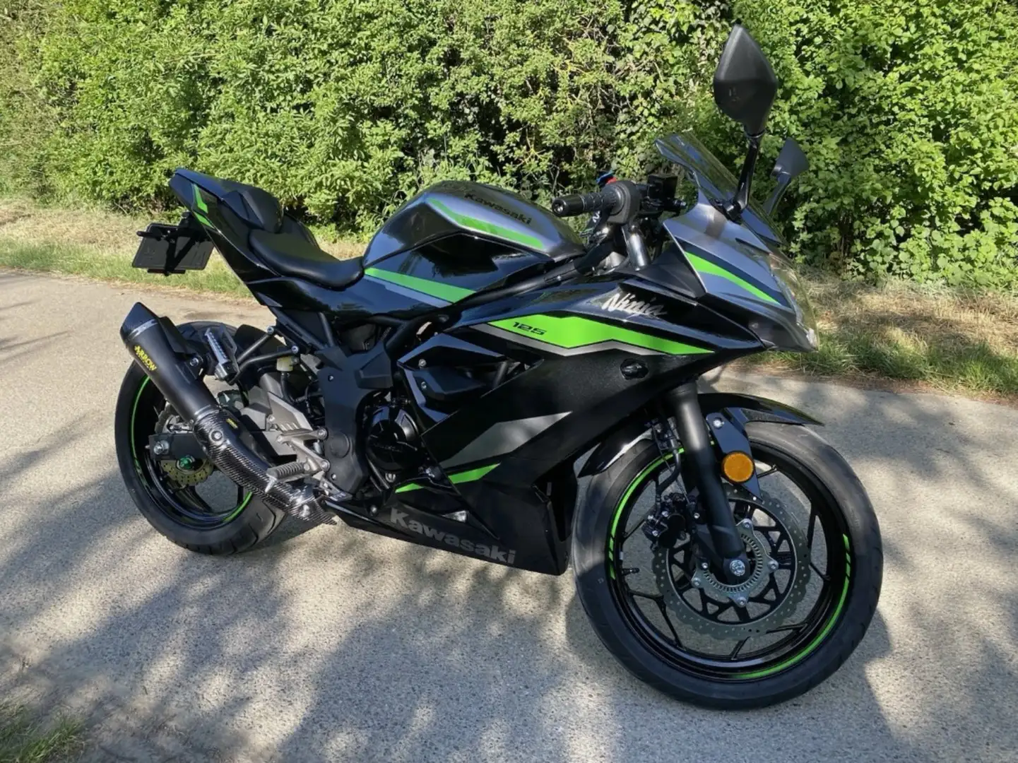 Kawasaki Ninja 125 Černá - 1