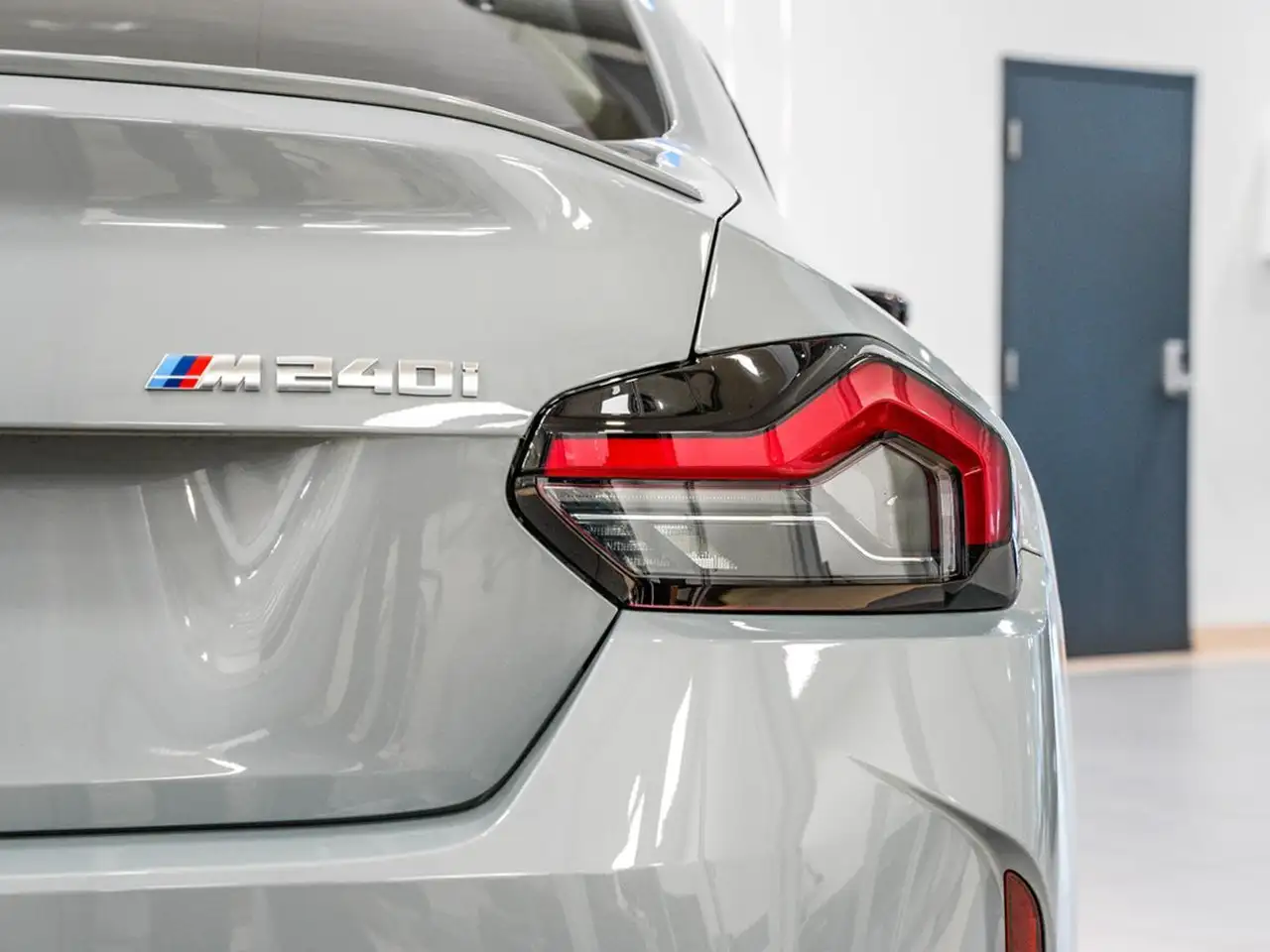 BMW 2 Series снимка BMW 2 Series