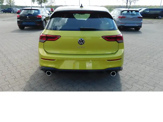 Volkswagen Golf view 4