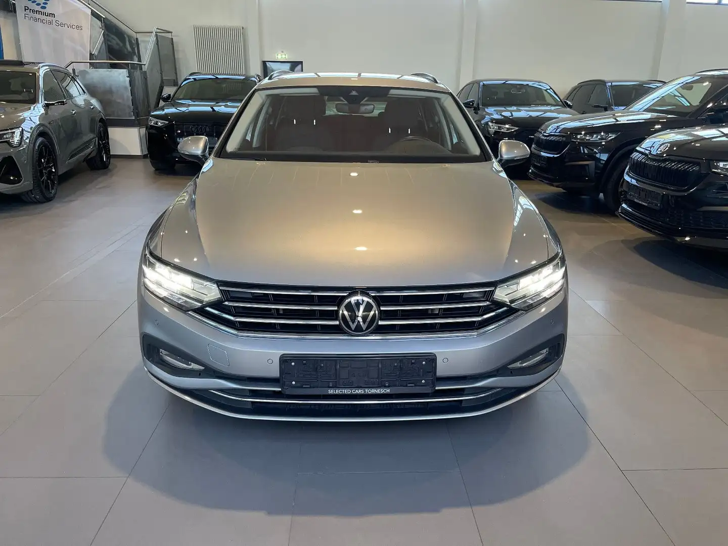 Volkswagen Passat Variant Passat Busn. 2.0 TDI DSG AID/ACC/HUD/H&K/STH/AHK Silber - 2