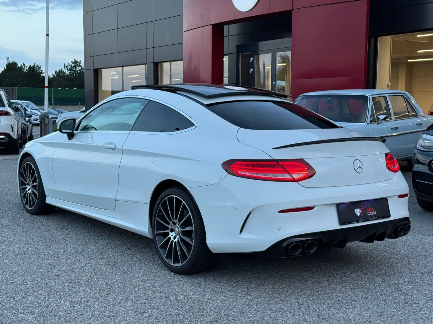 Mercedes-Benz C 250 Coupe Aut. AMG Sportpaket 1.Besitz PANO C43 Look Weiß - 2