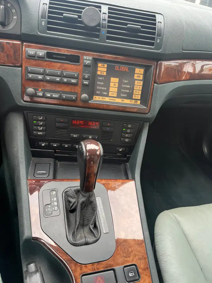 BMW 540i Aut., foto 8