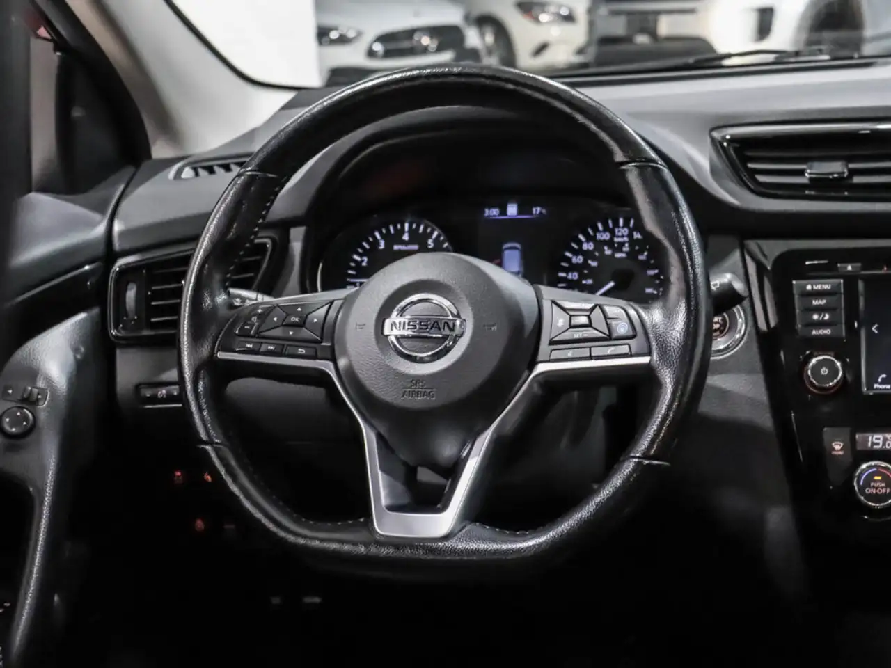 Nissan Qashqai снимка Nissan Qashqai