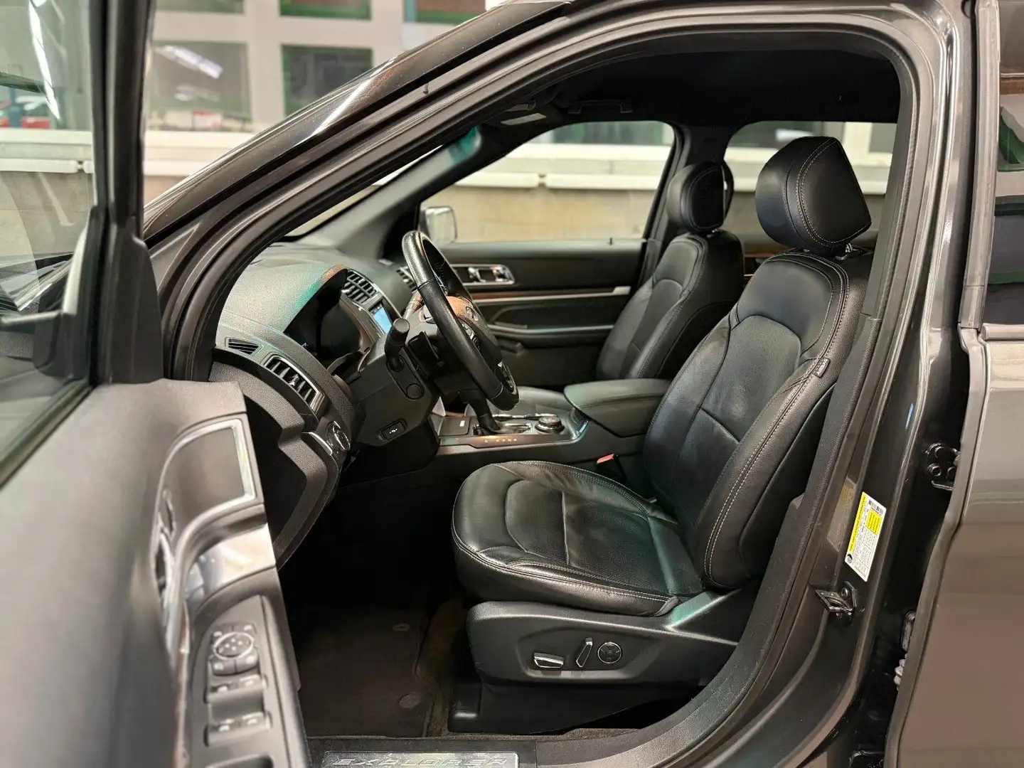 Ford Explorer Limited LPG 7-SITZE LHZG AHK XENON VOLL Grau - 2