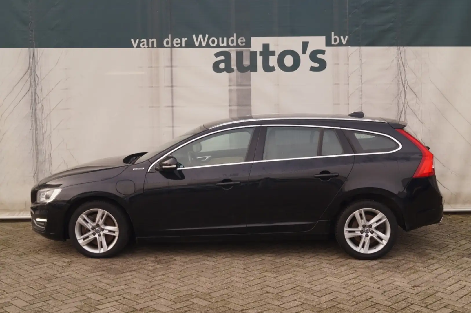 Volvo V60 2.4 D6 AWD 215pk Plug-in Hybrid -LEER-ECC-NAVI- Noir - 1