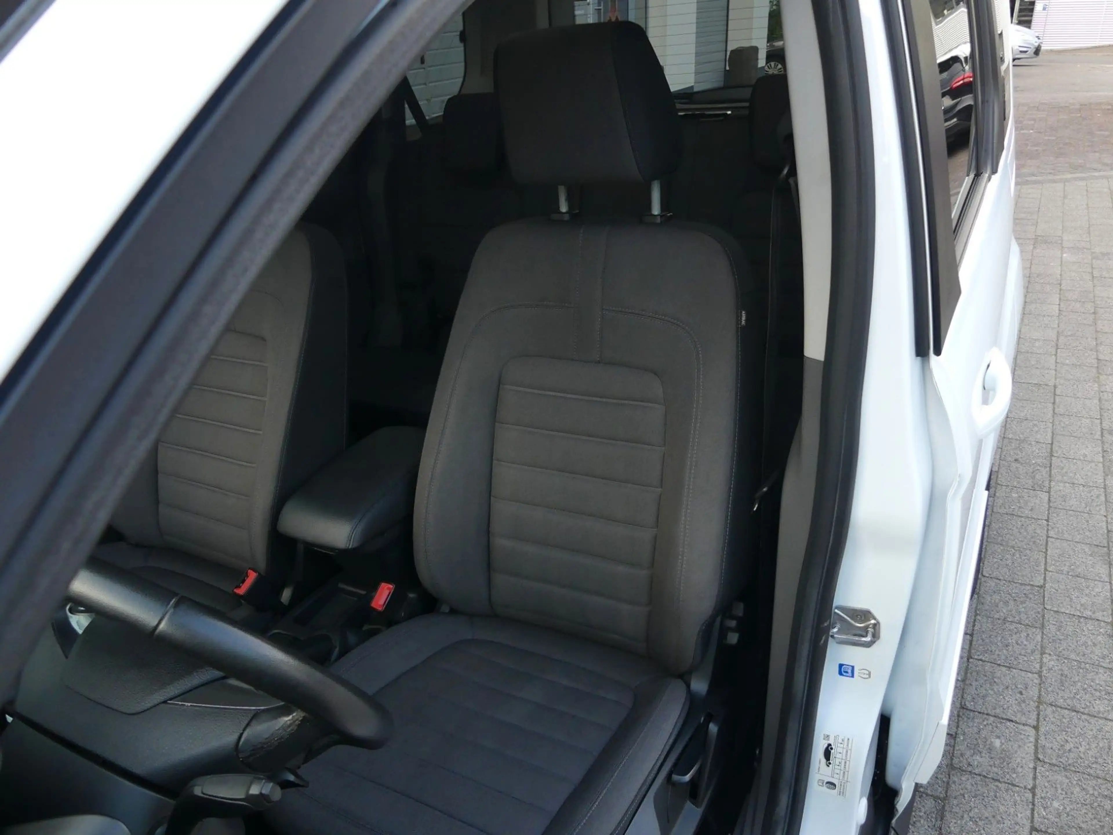 Ford Tourneo Connect Titanium — photo 10
