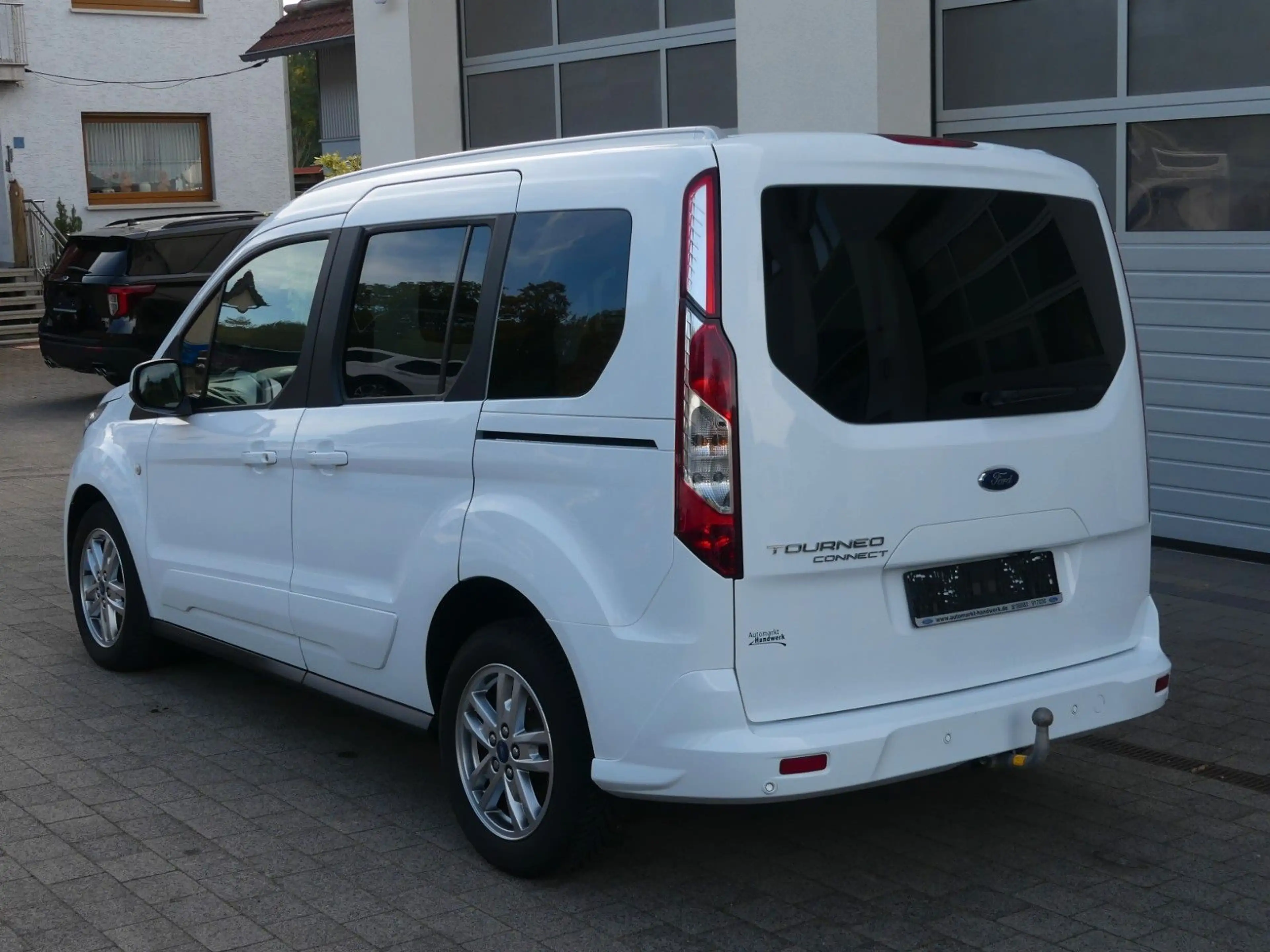 Ford Tourneo Connect Titanium — photo 6