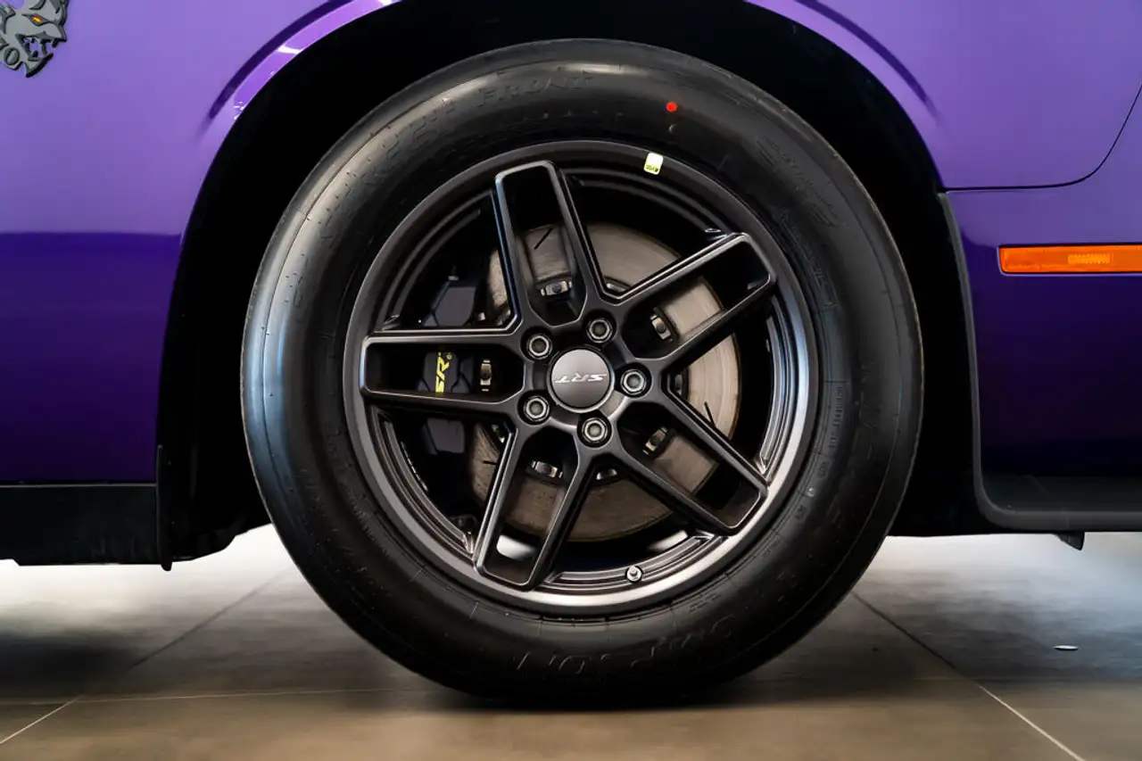 Dodge Challenger 2023 — фото 7