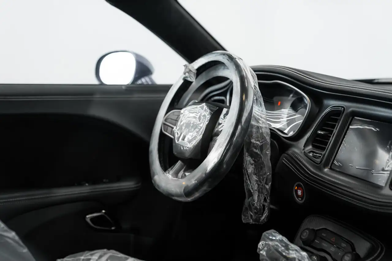 Dodge Challenger 2023 — фото 11