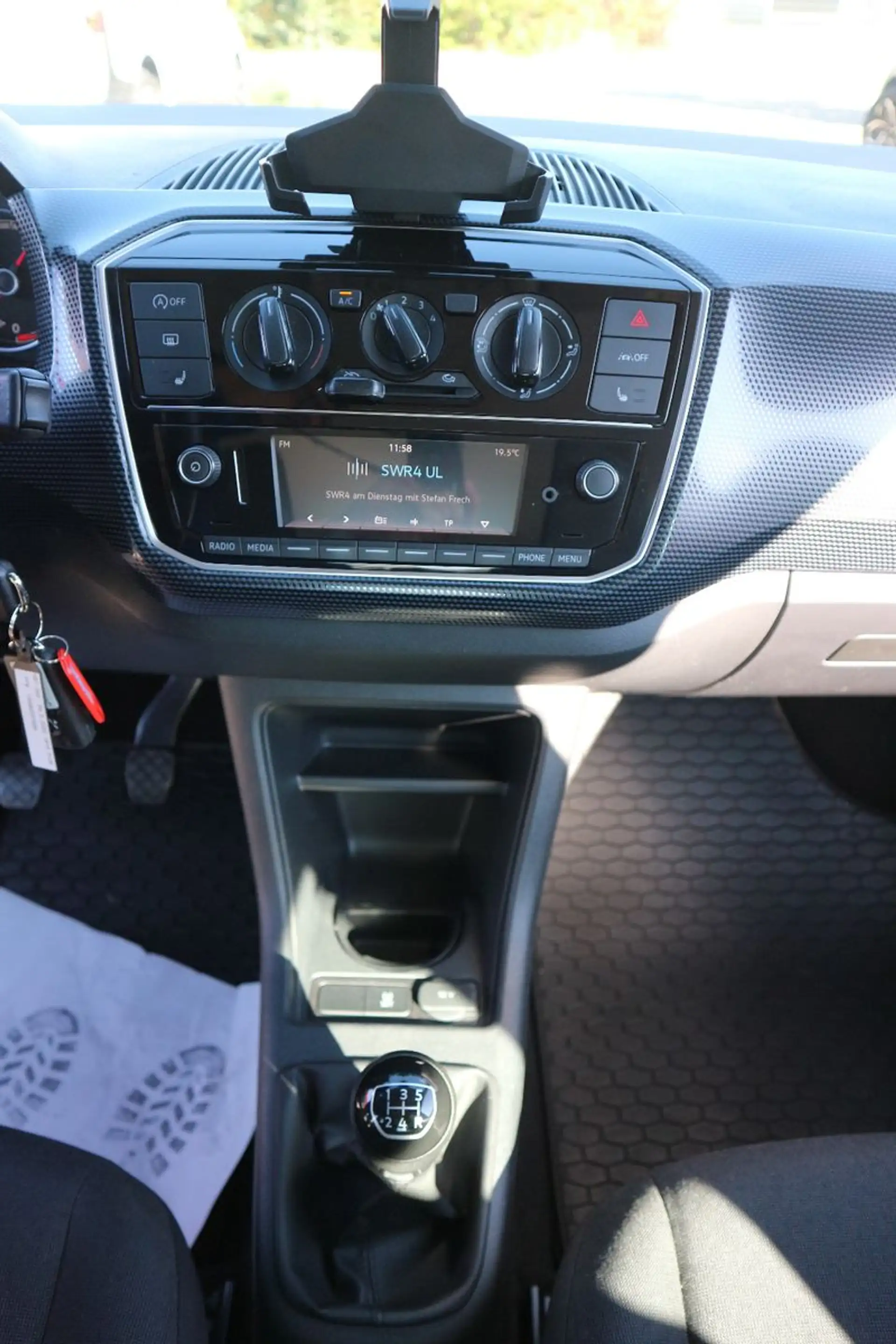 Volkswagen up! 1.0 MPI Klima 4-Türer Kamera PDC SHZ — photo 10